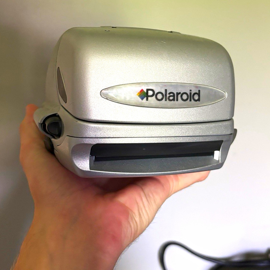 Polaroid 600 Instant Film Camera Silver/Gray Polaroid 600 Instant Film Camera Silver/Gray