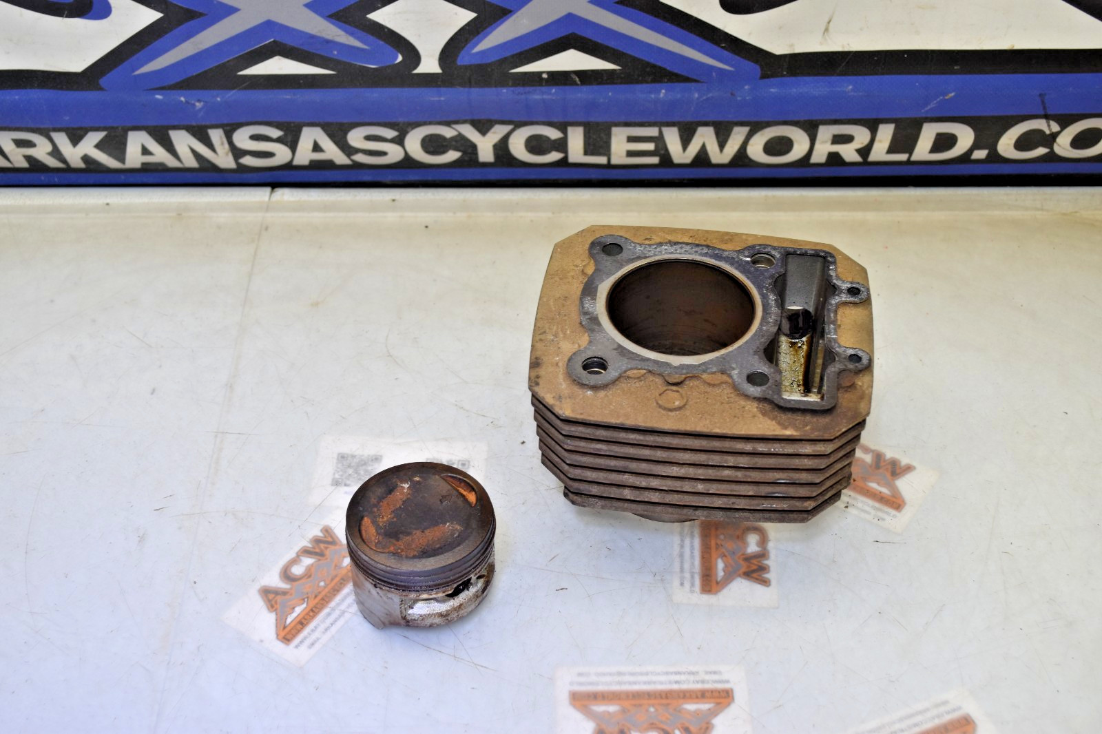 T2-4 Engine Motor Cylinder Jug W Piston 2001 Kawasaki Bayou KLF 220 Atv 01 2x4
