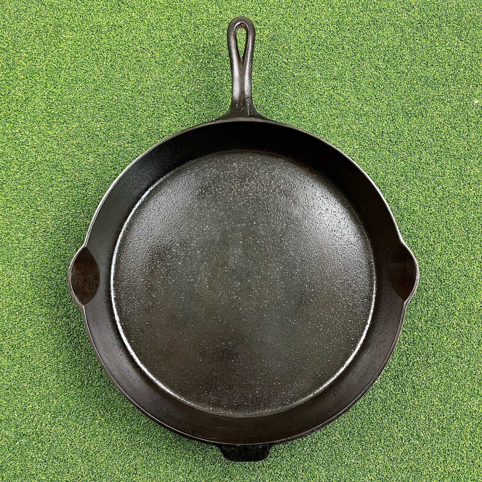 Vintage Griswold No 14 Cast Iron Skillet Large Block Logo Heat Ring 718 Vintage Griswold No 14 Cast Iron Skillet Large Block Logo Heat Ring 718