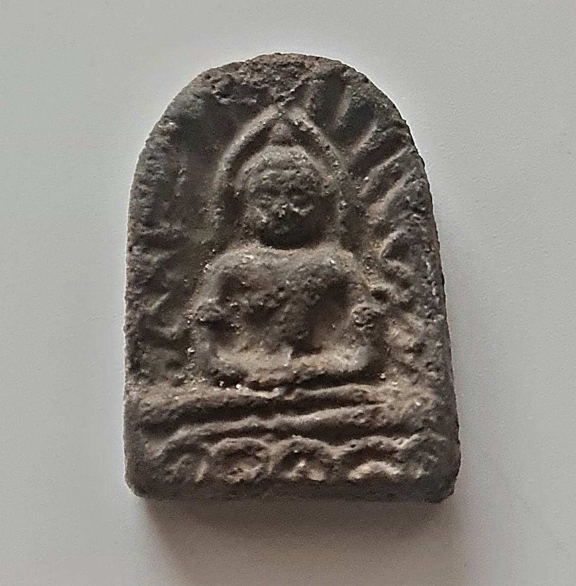 VINTAGE THAI PHRA SOMDEJ BUDDHA TEMPLE AMULET SACRED POWDER CLAY LUCK PROTECTION