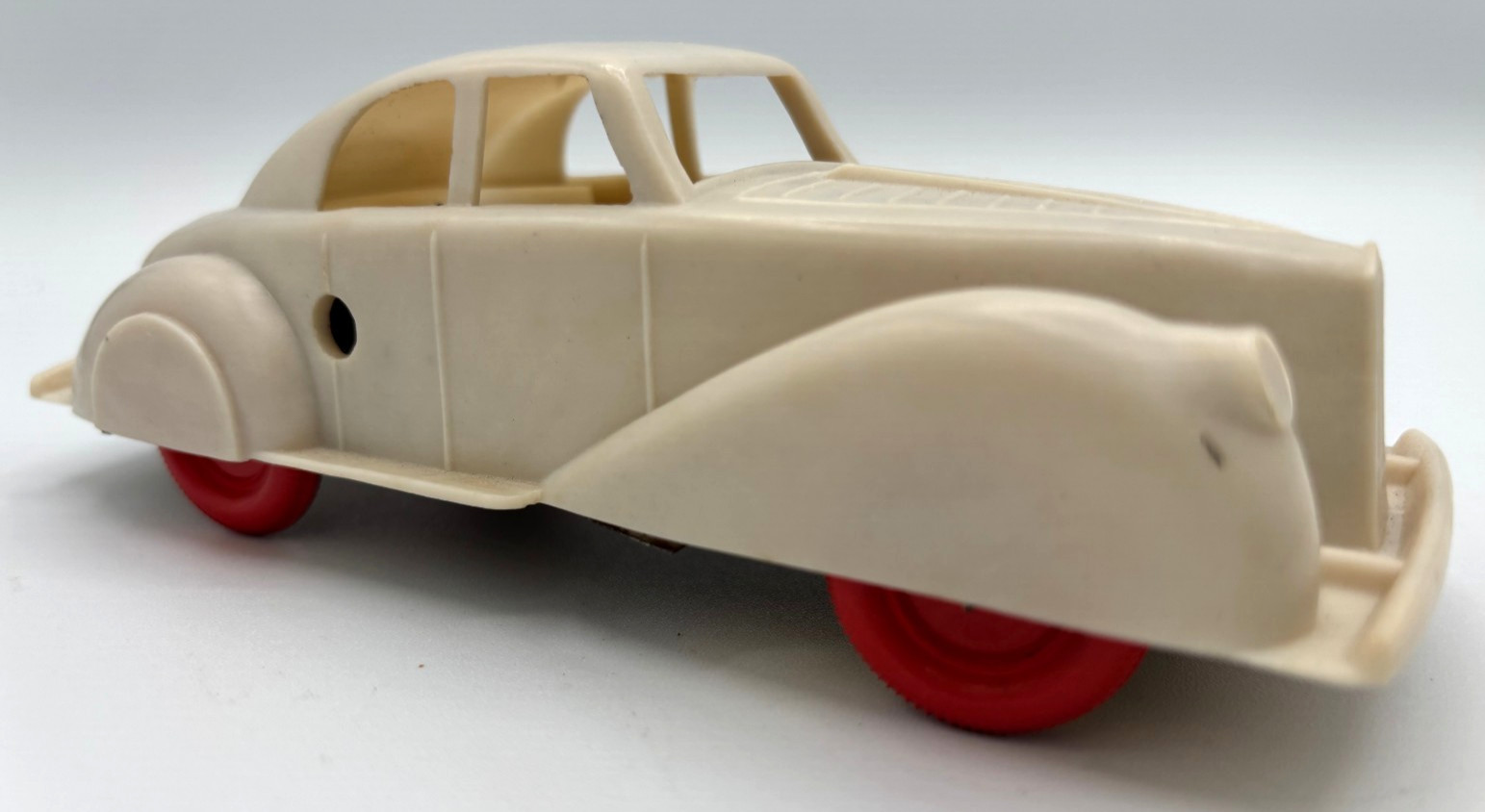 Scarce 1950s Monza Brevetti Plastic & Tin Wind-up Coupe with original key Scarce 1950s Monza Brevetti Plastic & Tin Wind-up Coupe with original key