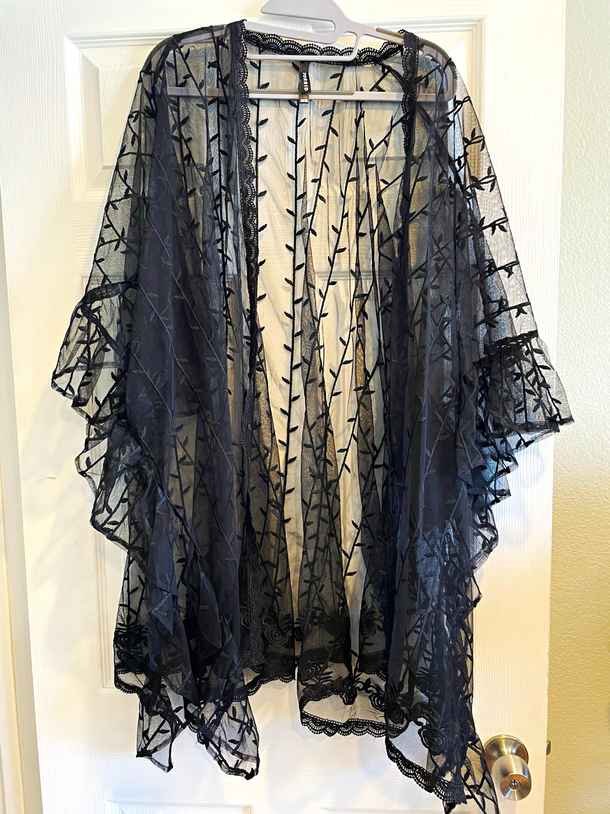 Torrid Black Sheer Mesh Floral Embroidered Lace Open Kimono V-Neck One Size Torrid Black Sheer Mesh Floral Embroidered Lace Open Kimono V-Neck One Size