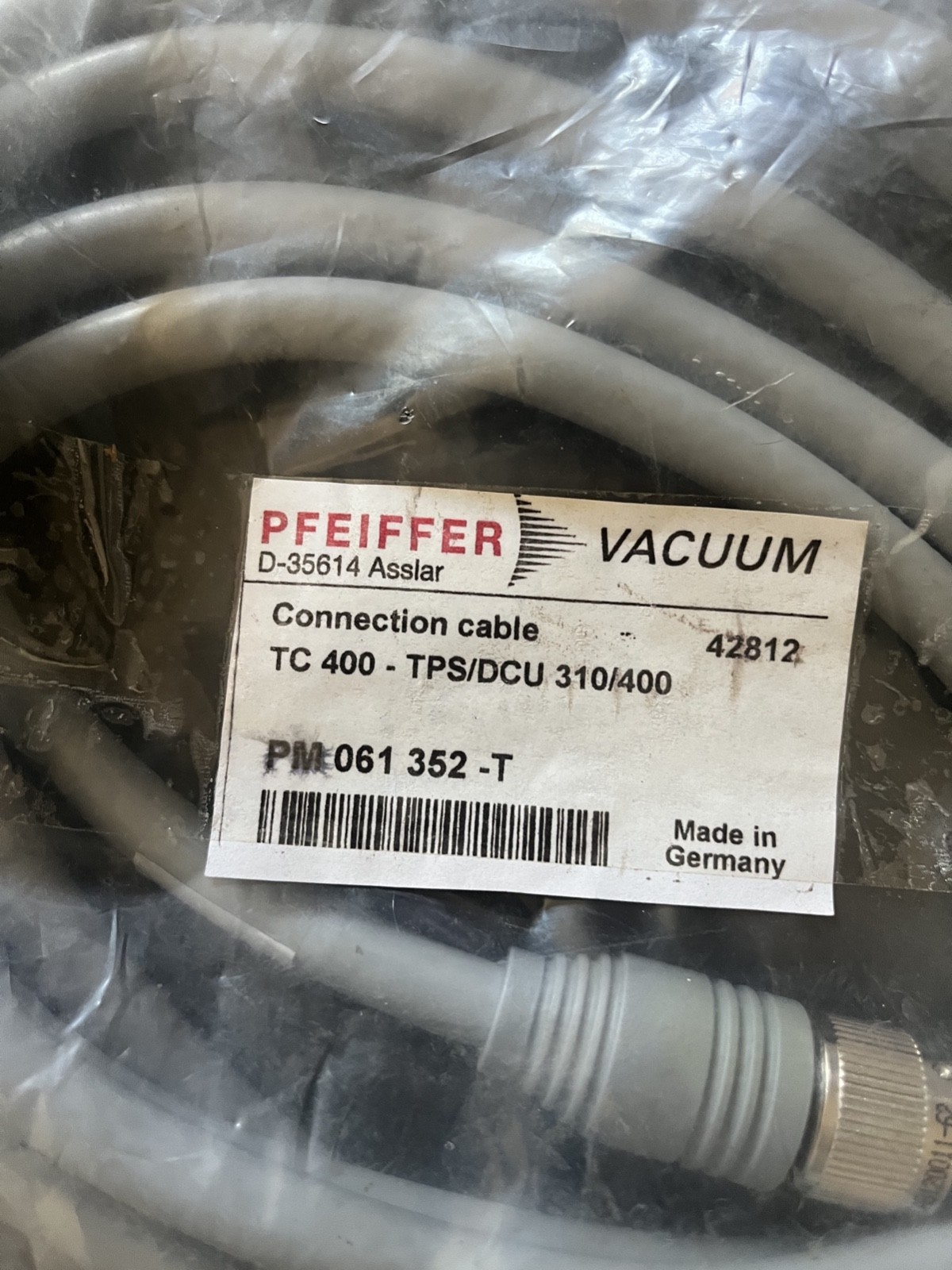 Pfeiffer PM 061 352-T Connection cable TC400-TPS/DCU 310/400 Pfeiffer PM 061 352-T Connection cable TC400-TPS/DCU 310/400