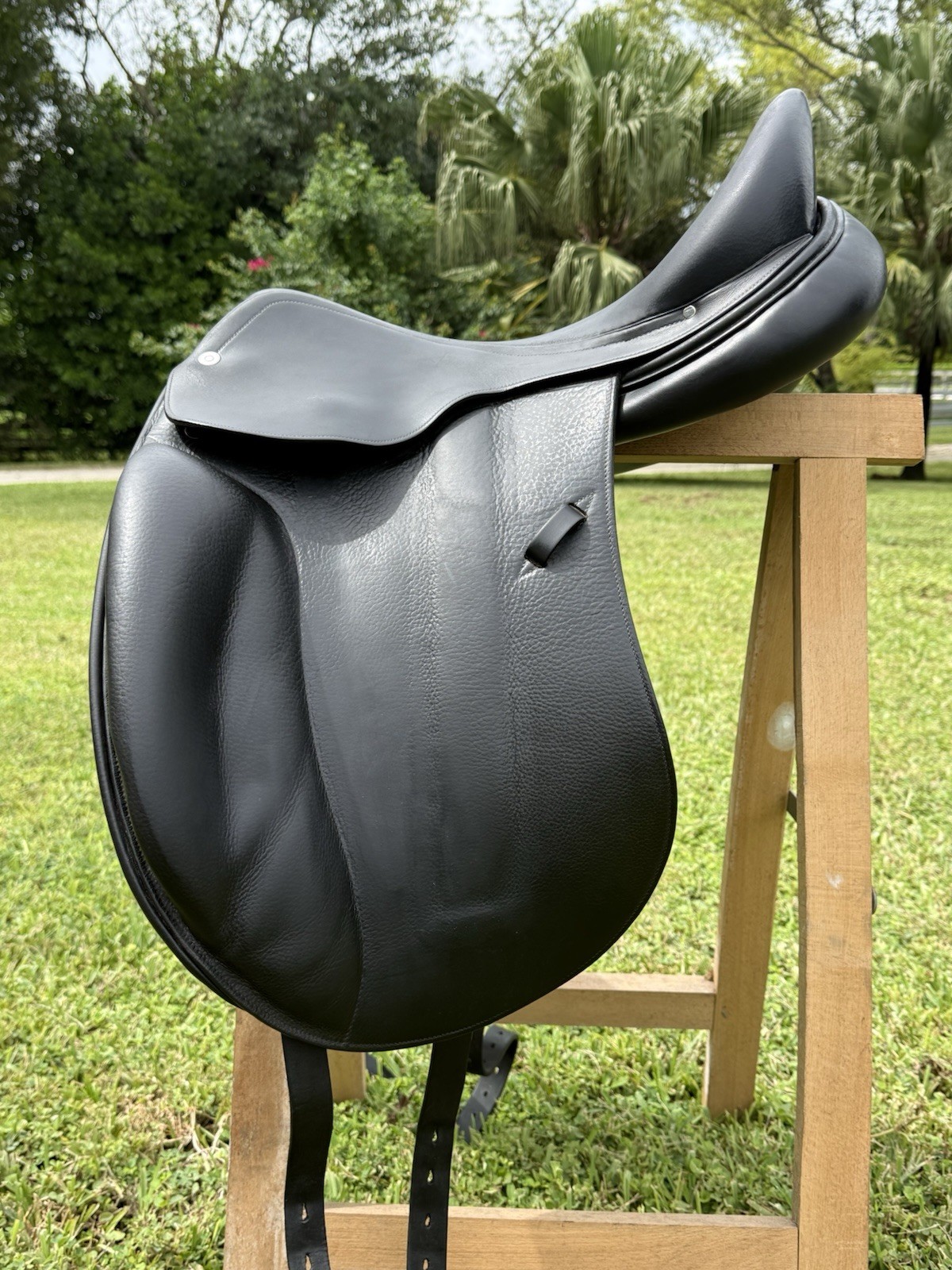 HERMES Dressage saddle Arpège 16 Single Flap Design,  In Excellent Conditions