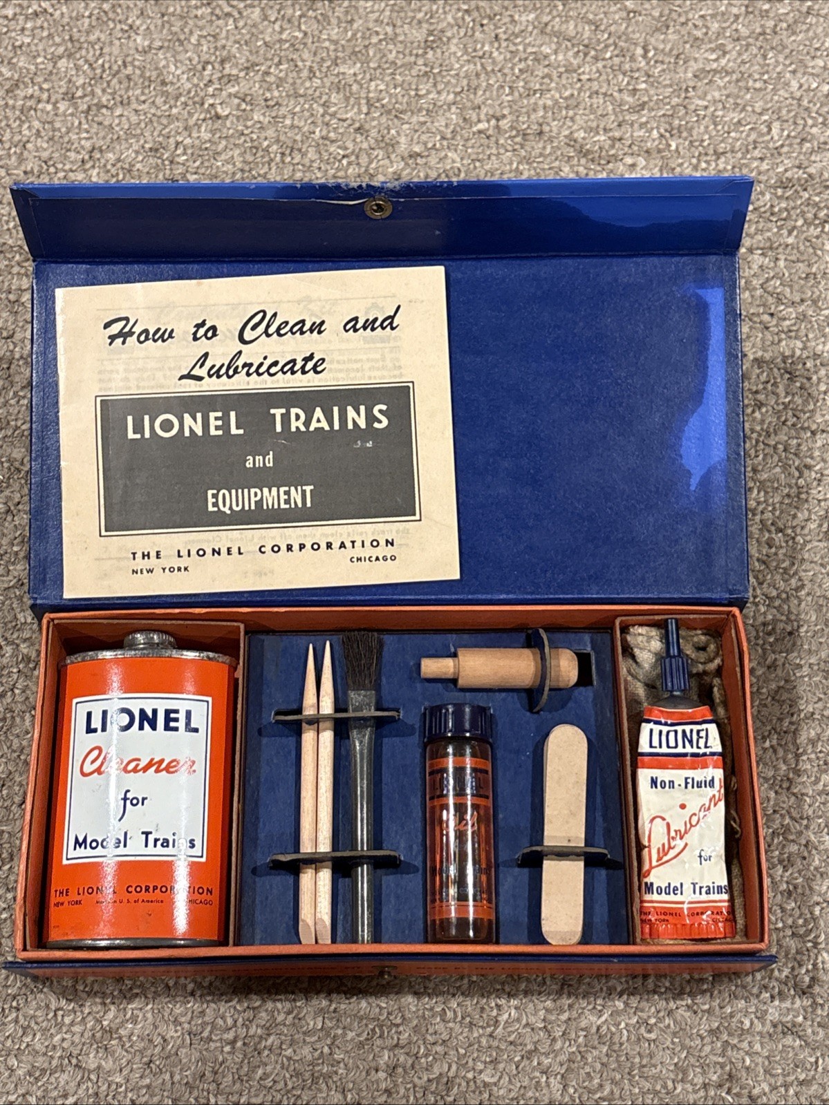 Vintage Lionel No. 927 Lubricating & Maintenance Kit Complete w/ Original Box Vintage Lionel No. 927 Lubricating & Maintenance Kit Complete w/ Original Box