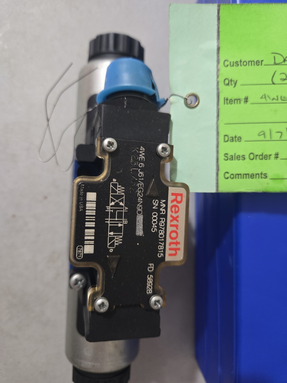 Rexroth valve MNR R978017815   NEW