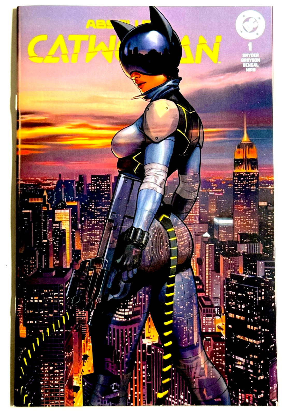 ABSOLUTE CATWOMAN #1 IVAN TALAVERA EXCLUSIVE VARIANT 2026 DC COMICS NM