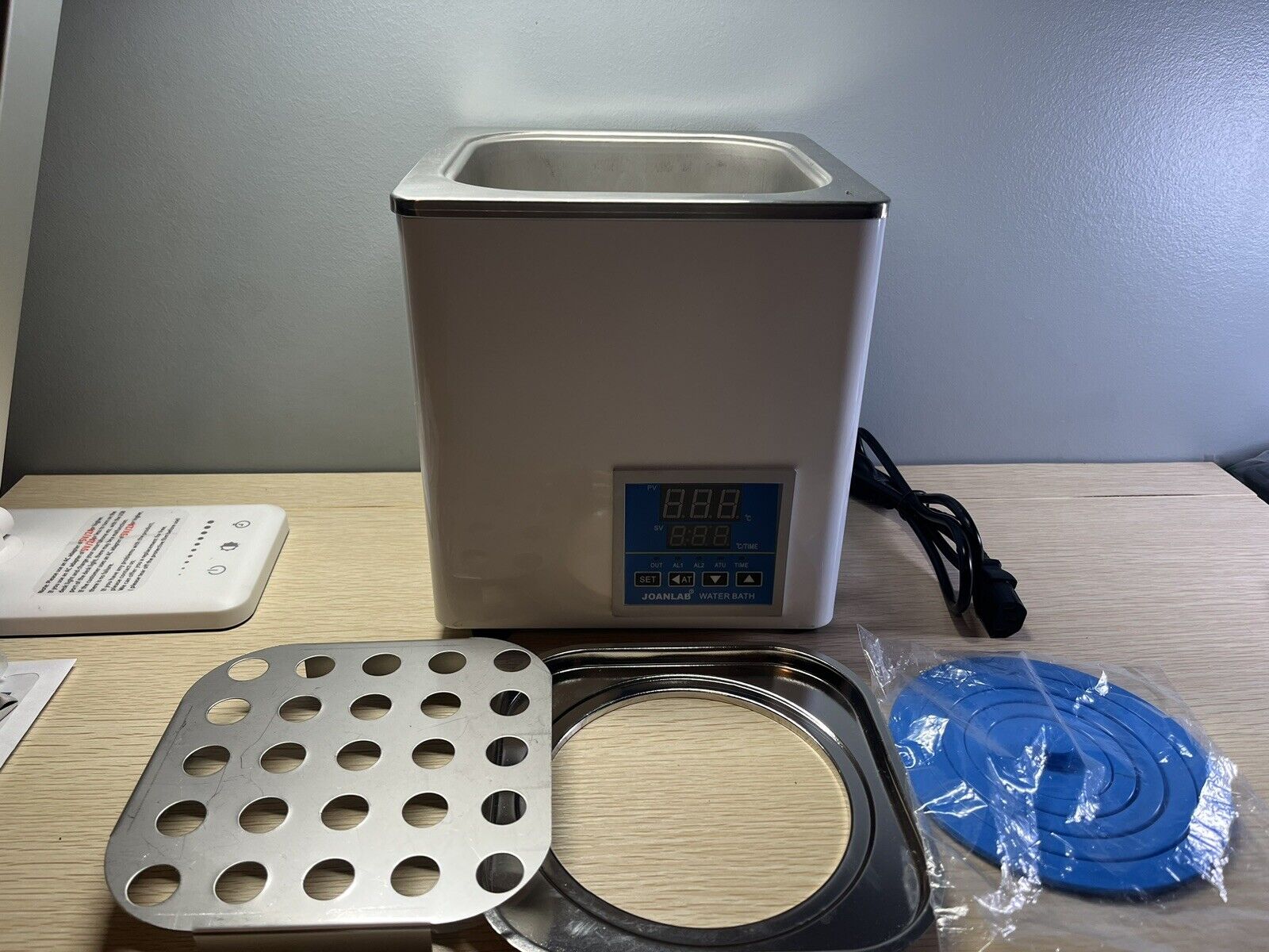 Joanlab Digital Thermostatic Water Bath Heater w/Opening 3.5L 300W RT-100°C 110V