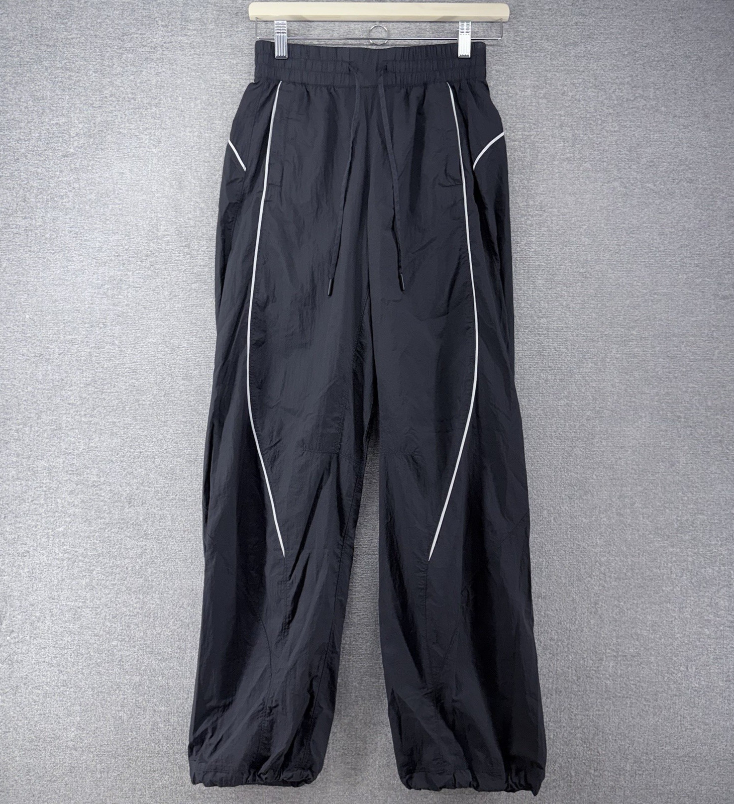Lululemon License to Train Mid Rise Lightweight Jogger Women Size 2 Black 