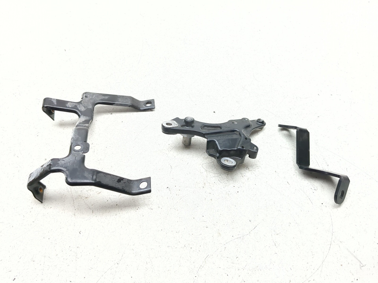 17-25 Triumph Street Scrambler 900 Foot Peg Regulator Horn Bracket Set T2084015