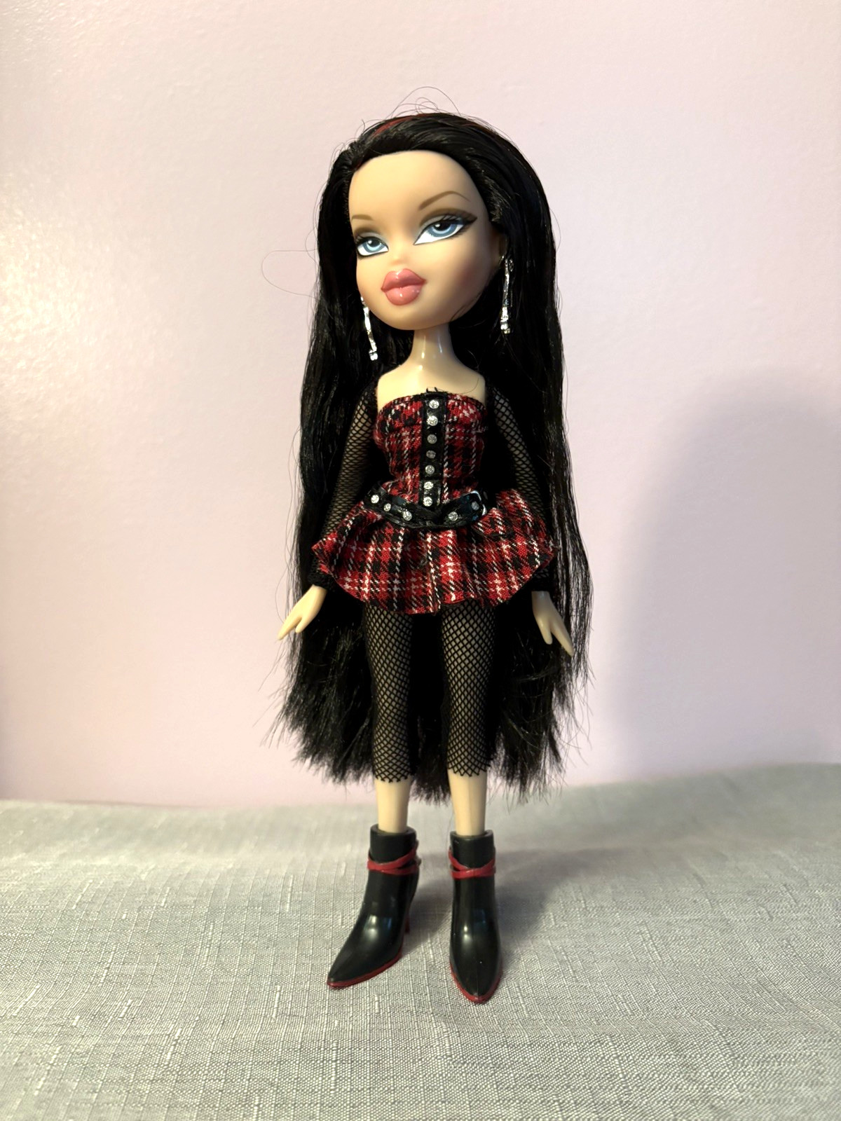 Bratz World Twiinz Neveah, 2008 Fashion Doll, Excellent Condition