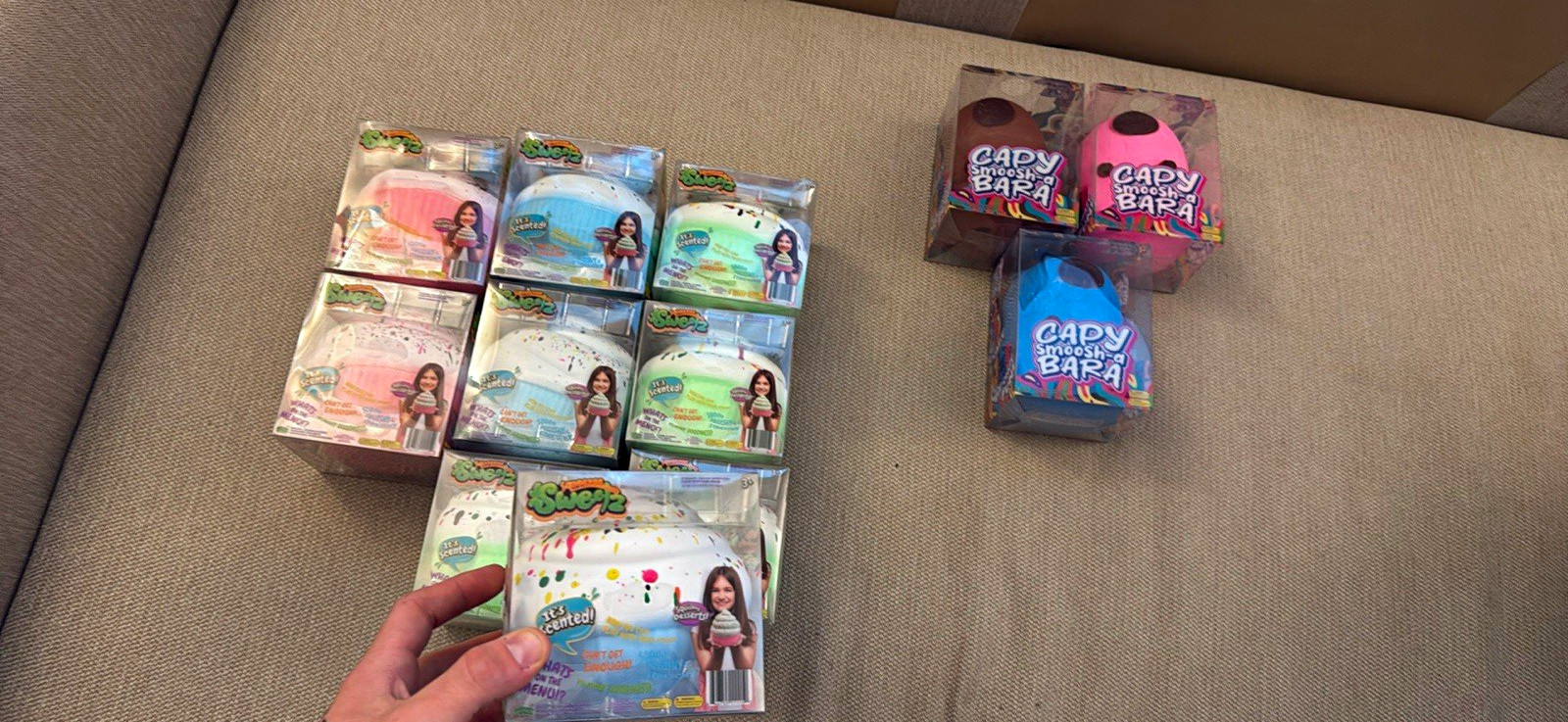 CUPCAKES AND CAPY’S CUPCAKES AND CAPY’S
