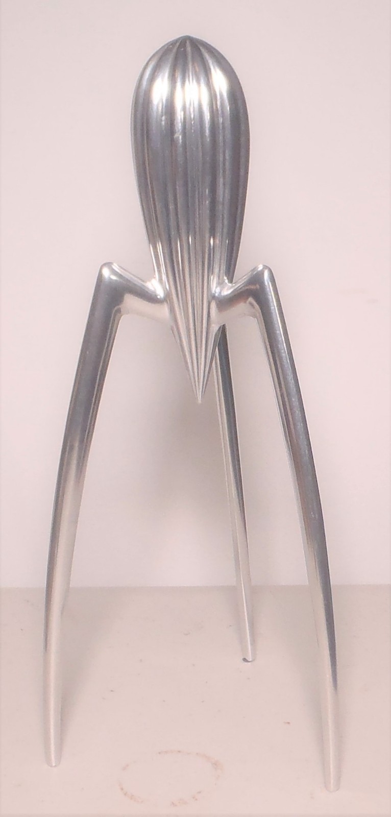 Alessi Philippe Starck Orange Juice Citrus Squeezer Polished Aluminum $150 MSRP Alessi Philippe Starck Orange Juice Citrus Squeezer Polished Aluminum $150 MSRP