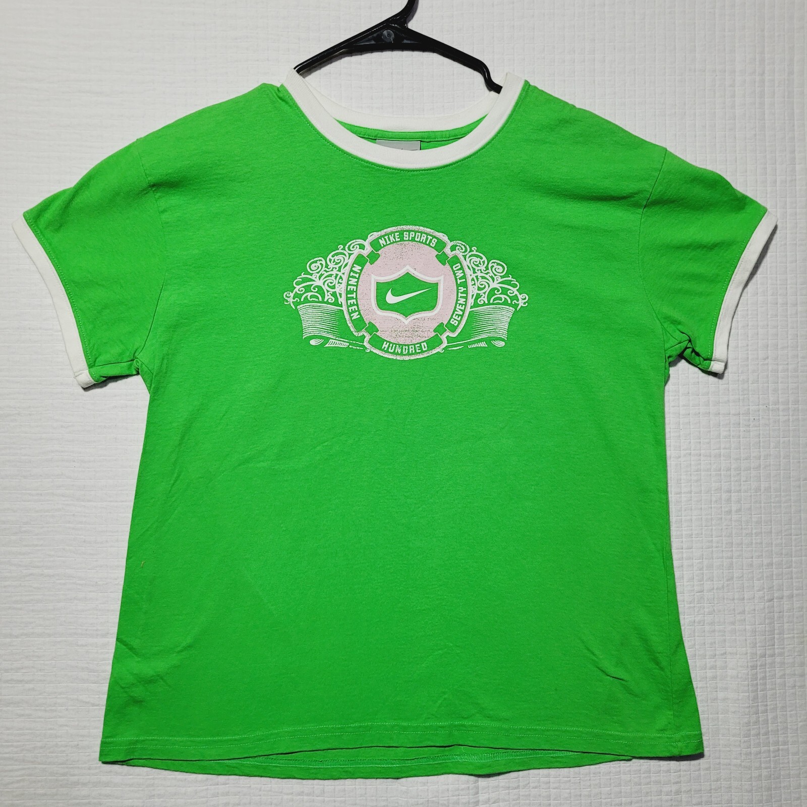 Nike Vintage Woman\'s XL Green 1972 retro sports lined t-shirt golf tennis