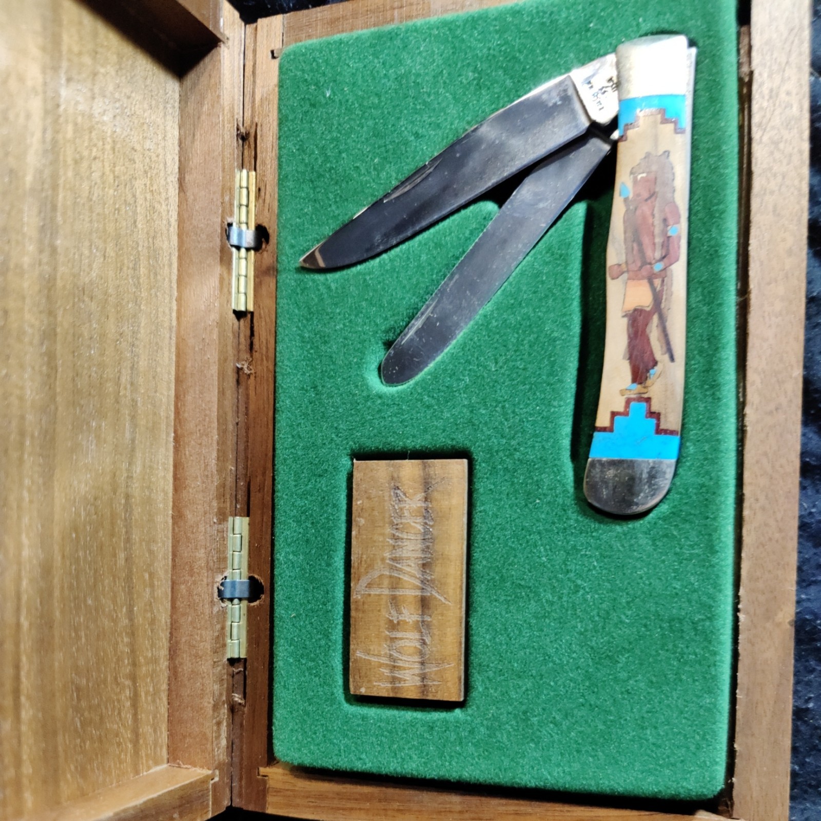 Rare CASE Wolf Dancer Trapper Knife 7254 in display case Rare CASE Wolf Dancer Trapper Knife 7254 in display case
