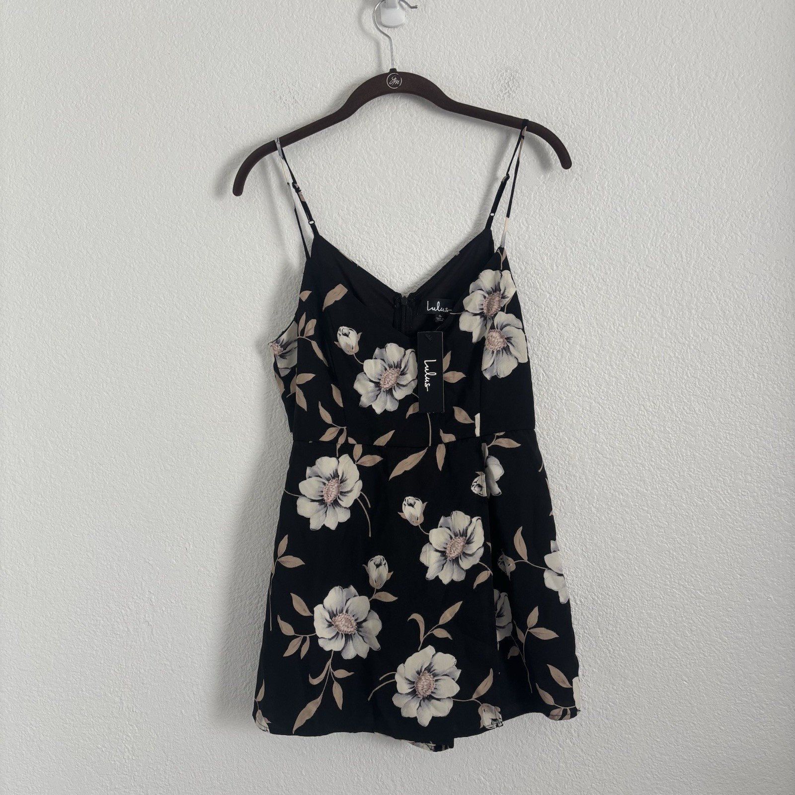 NWT Lulu\'s Women\'s Size Small Black Magical Meadow Floral Print Skort Dress NWT Lulu\'s Women\'s Size Small Black Magical Meadow Floral Print Skort Dress