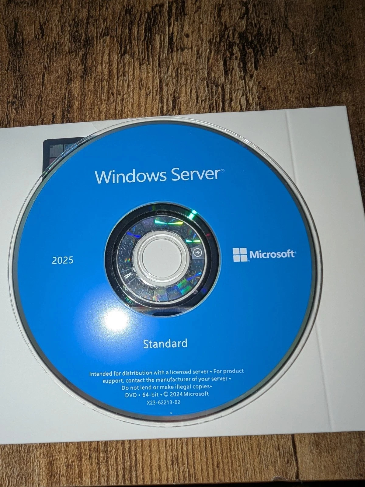 Microsoft Windows Server 2025 Standard OEM - 24 Core License with DVD/COA