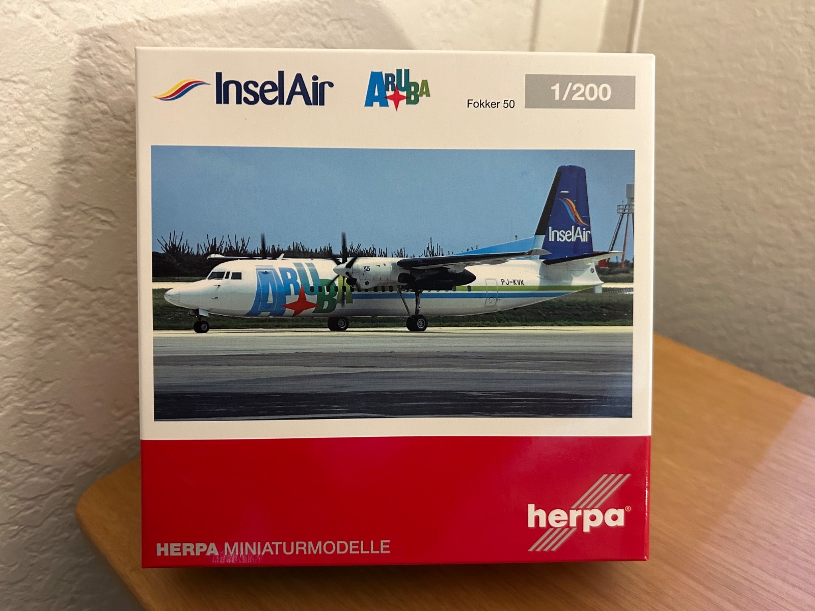 Herpa 1:200 Insel Air Aruba Fokker 50 ~ PJ-KVK ~ 571982 Herpa 1:200 Insel Air Aruba Fokker 50 ~ PJ-KVK ~ 571982