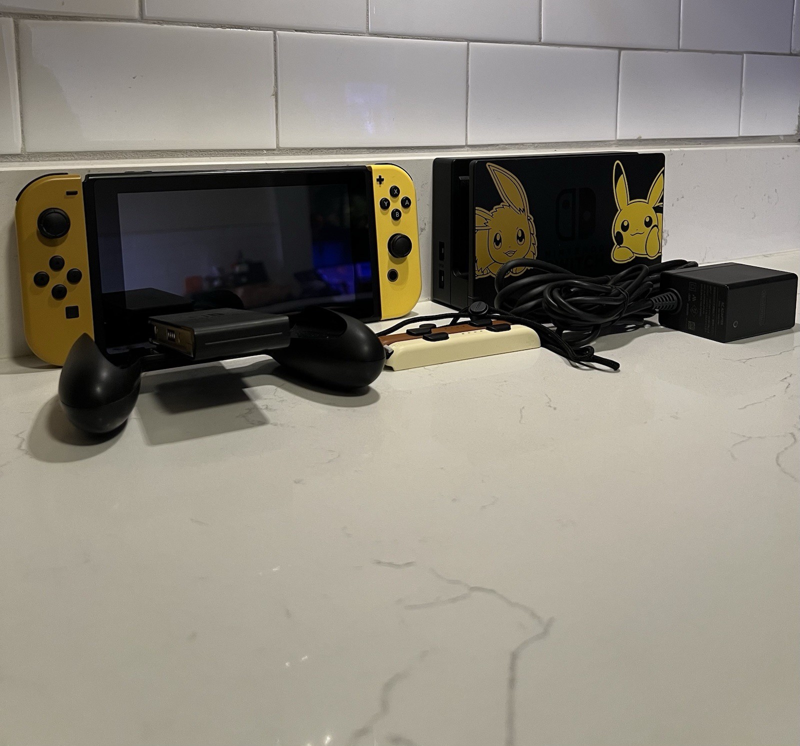 Nintendo Switch Pokemon Let's Go Pikachu Eevee Limited Edition - W/256GB SD Card Nintendo Switch Pokemon Let's Go Pikachu Eevee Limited Edition - W/256GB SD Card