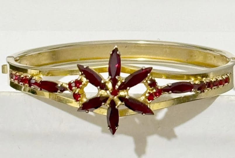 Beautiful, Vintage Ruby Red Marquis and Chaton Prong Set Flower Gold Tone, Brace Beautiful, Vintage Ruby Red Marquis and Chaton Prong Set Flower Gold Tone, Brace