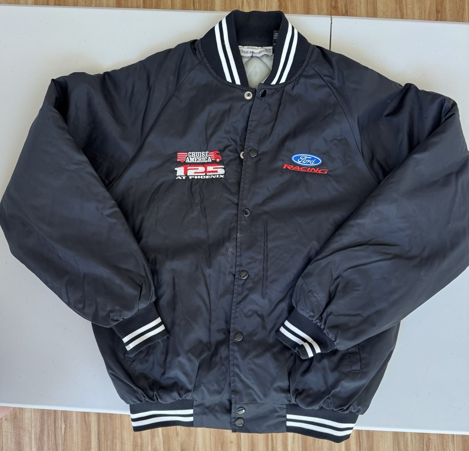 Vintage 2000s Ford Racing Cruise America 125 Phoenix NASCAR Jacket L Vintage 2000s Ford Racing Cruise America 125 Phoenix NASCAR Jacket L