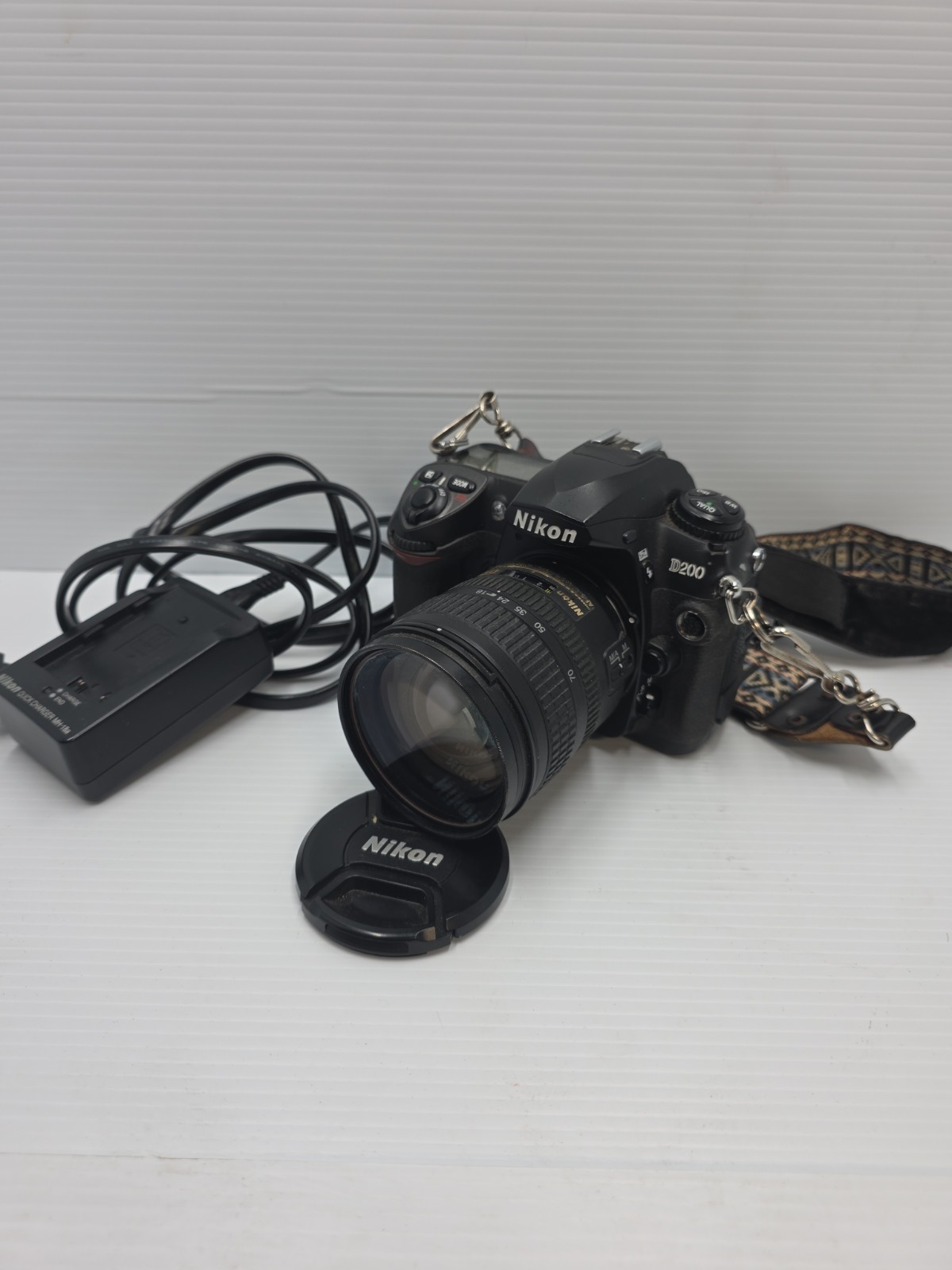 Nikon D D200 10.2MP Digital SLR Camera - Black (Kit w/ AF-S DX G 18-70mm Lens) Nikon D D200 10.2MP Digital SLR Camera - Black (Kit w/ AF-S DX G 18-70mm Lens)