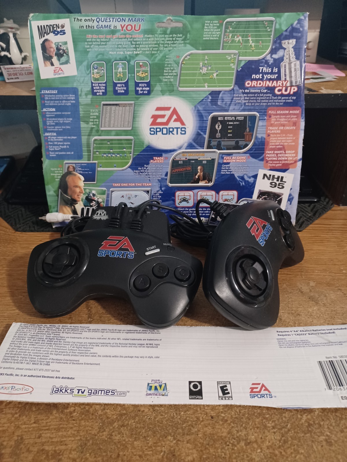 2004 Jakks TV Games \ 2004 Jakks TV Games \