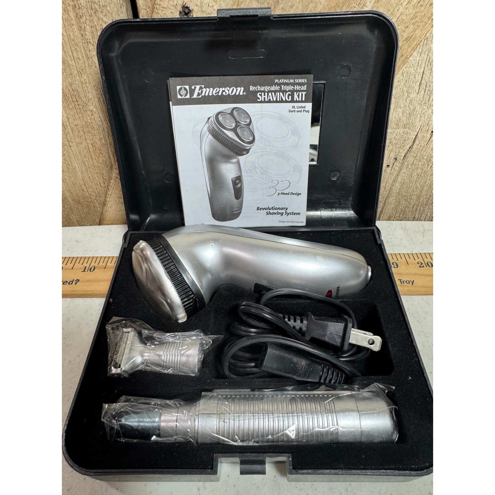 Emerson RSCX-HC379 Rechargable Razor Triple Head Shaving Kit Shaver Emerson RSCX-HC379 Rechargable Razor Triple Head Shaving Kit Shaver