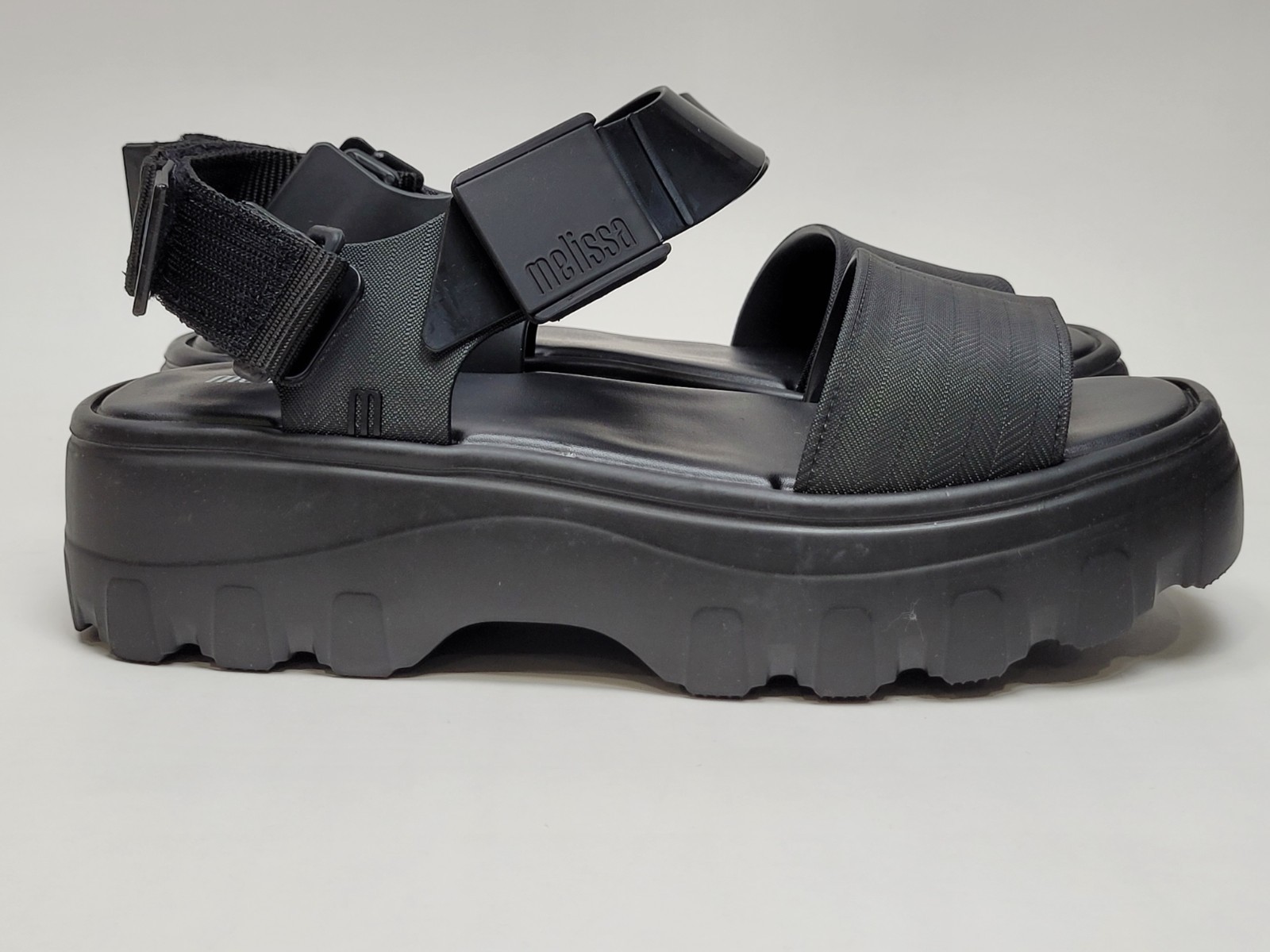 Brand New In Box Women’s Melissa Black Kick Off Platform Sandals Size 8 NEW Brand New In Box Women’s Melissa Black Kick Off Platform Sandals Size 8 NEW