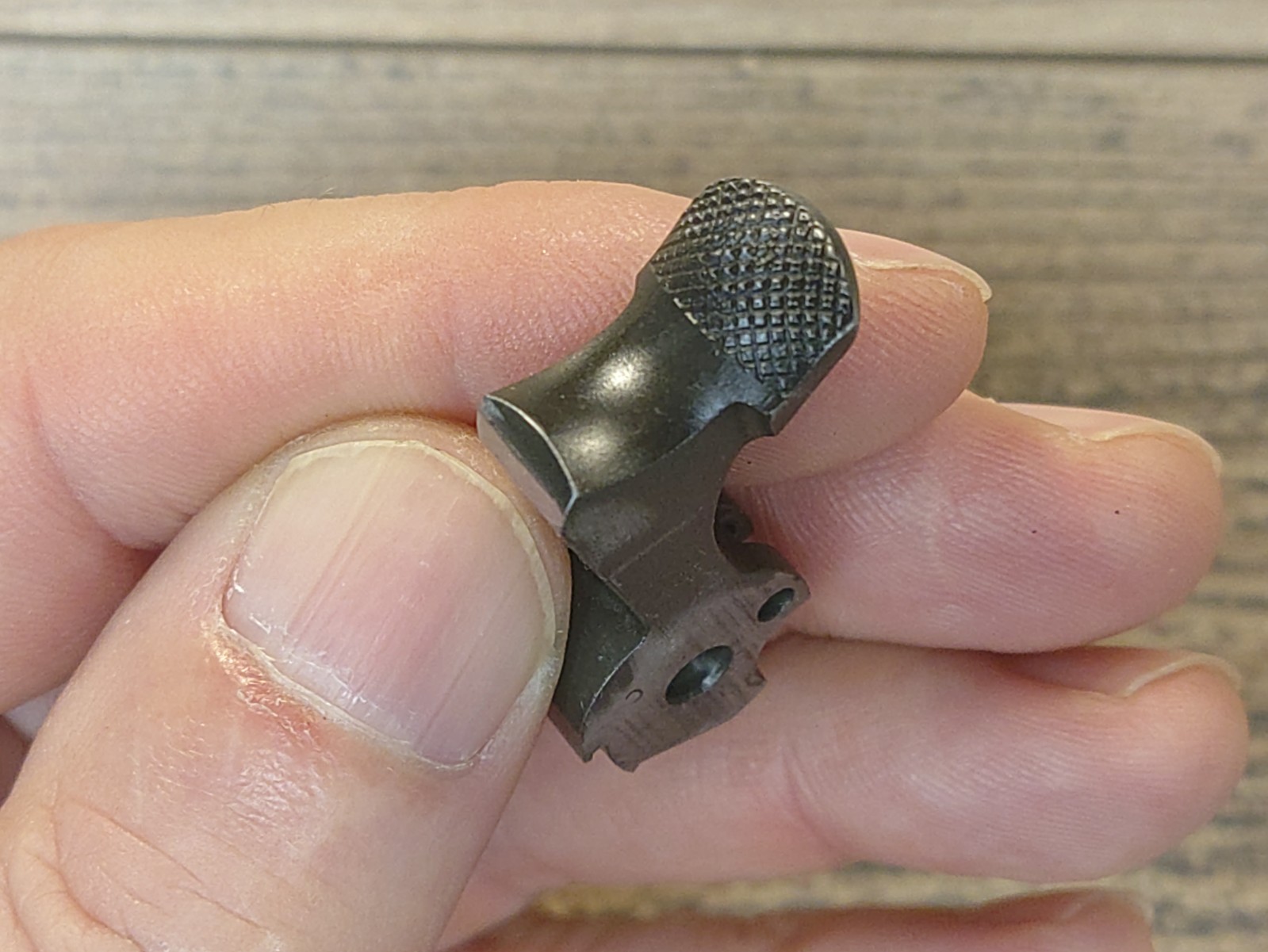 Colt 1911 WW2 Wide Spur 1941-1944 Checkered 45 ACP Hammer 1911 A1 2486