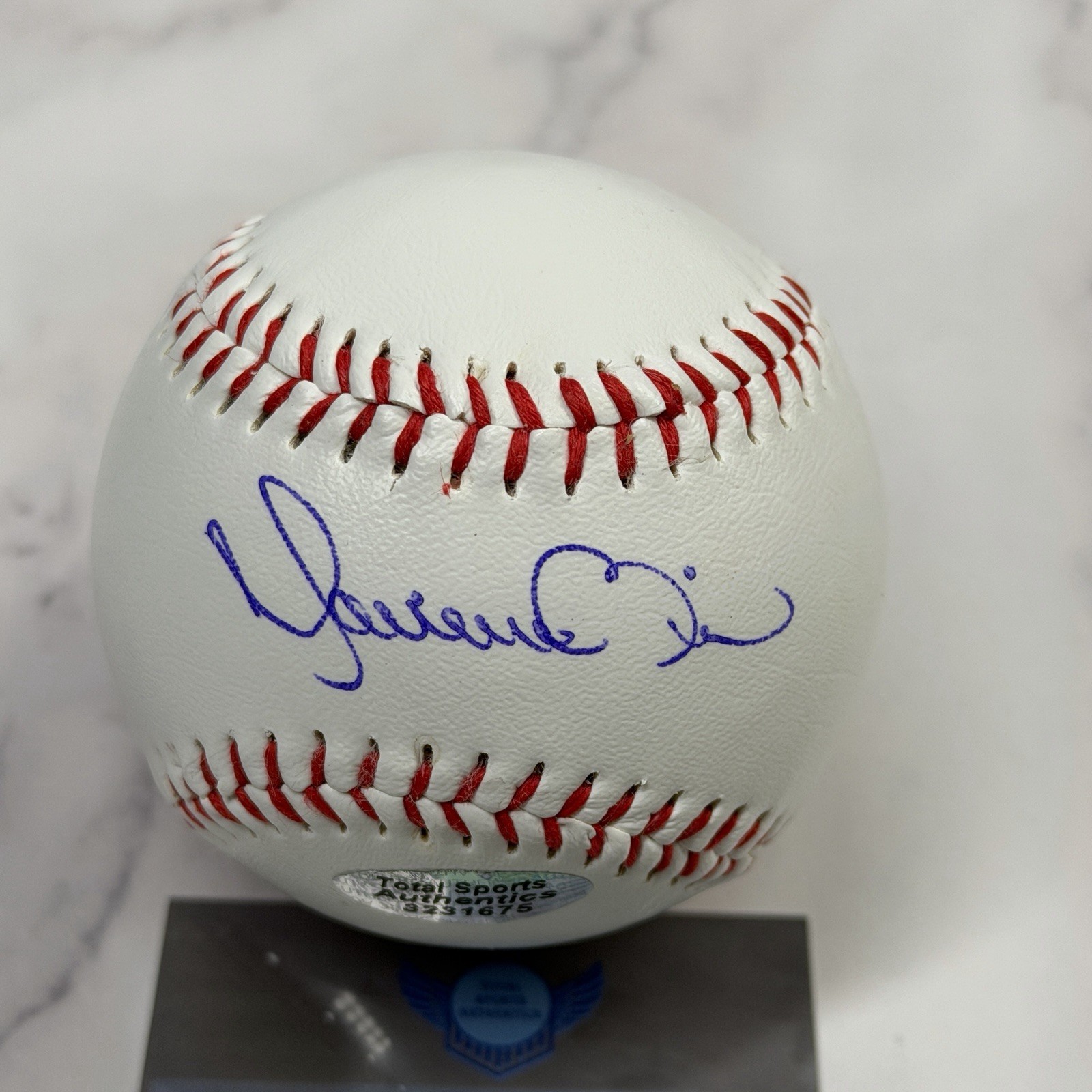 Mariano Rivera Signed Autographed Baseball Yankees w/COA Mariano Rivera Signed Autographed Baseball Yankees w/COA