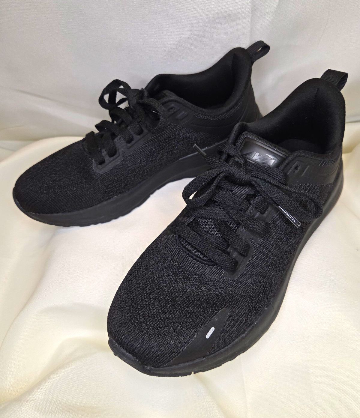 Avia Womens Black Low Top Lace-Up Athletic Sneaker, Solid, Activewear/Casual