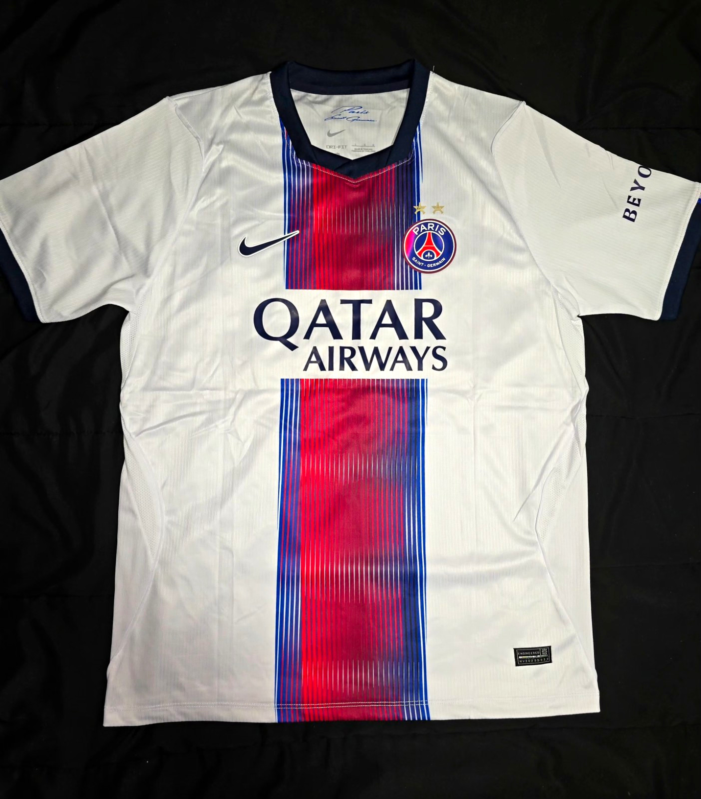 26/27 Nike Paris Saint-Germain Désiré Doué #14 Away Jersey - Large 26/27 Nike Paris Saint-Germain Désiré Doué #14 Away Jersey - Large