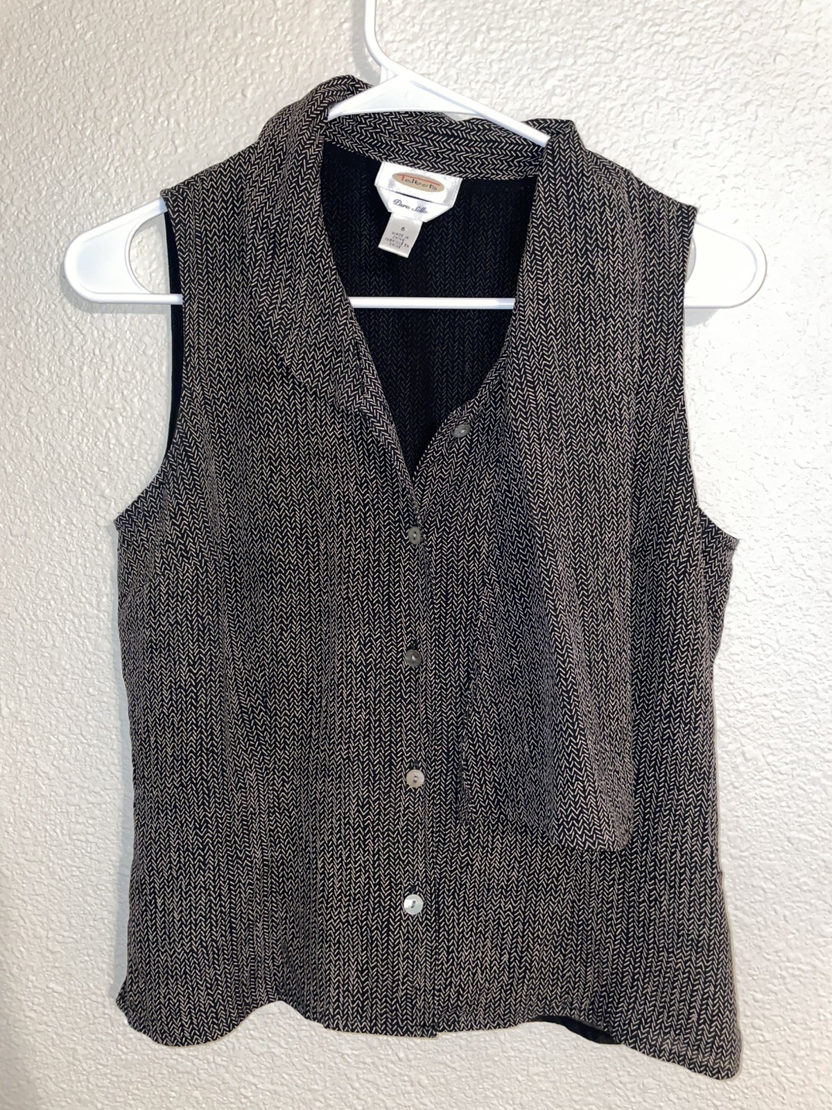 Talbots Women\'s Silk Herringbone Lined Button Vest Sleeveless Size 6 Talbots Women\'s Silk Herringbone Lined Button Vest Sleeveless Size 6