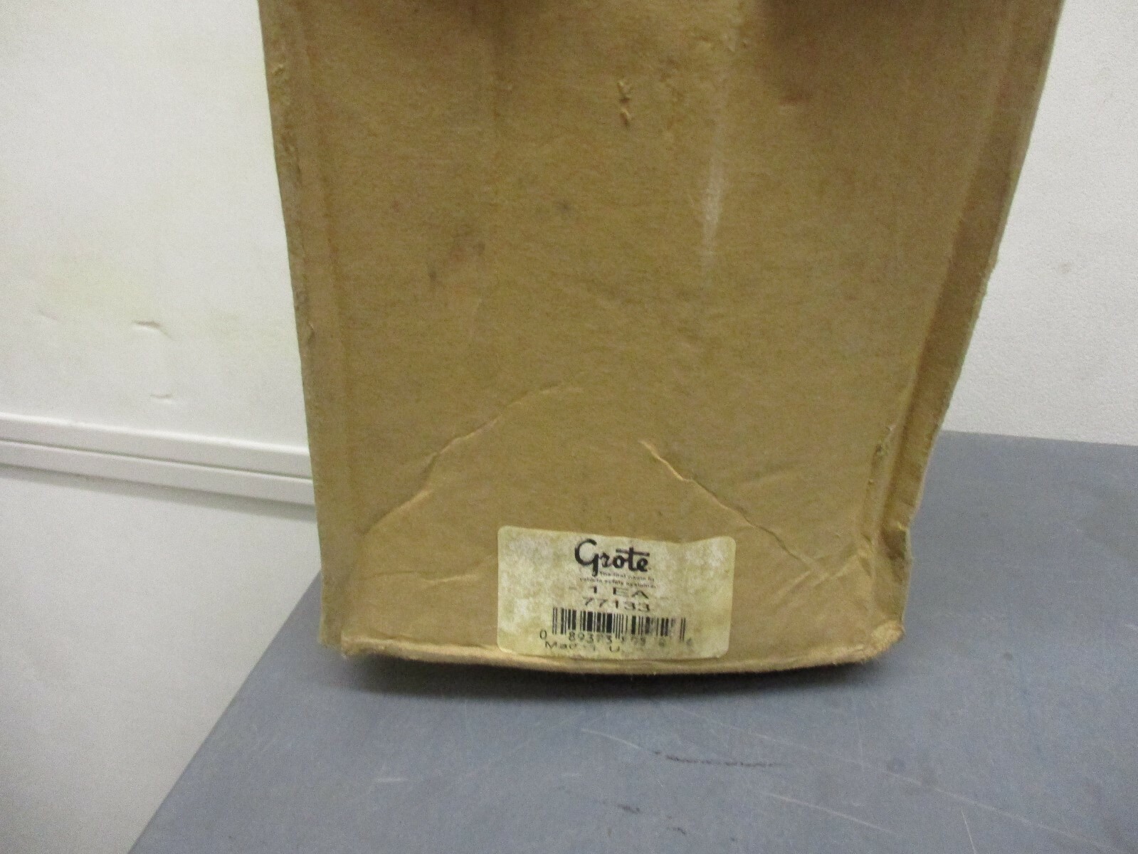 Grote 77133 Yellow High Profile Class II Plastic-Base Strobe Grote 77133 Yellow High Profile Class II Plastic-Base Strobe