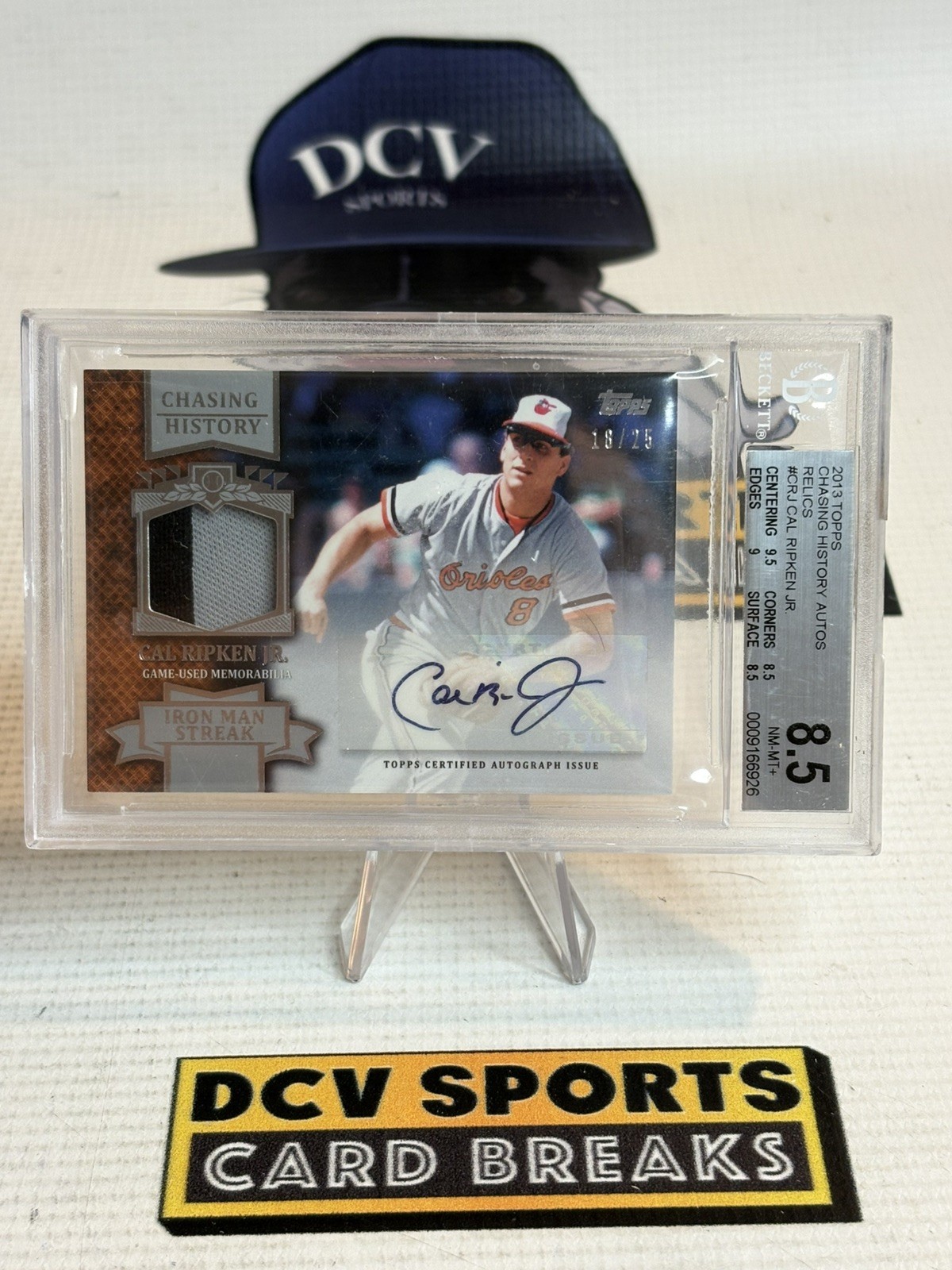 Cal Ripken Jr 2013 Topps Chasing History Extremely Rare GU Patch AUTO # 18/25 Cal Ripken Jr 2013 Topps Chasing History Extremely Rare GU Patch AUTO # 18/25