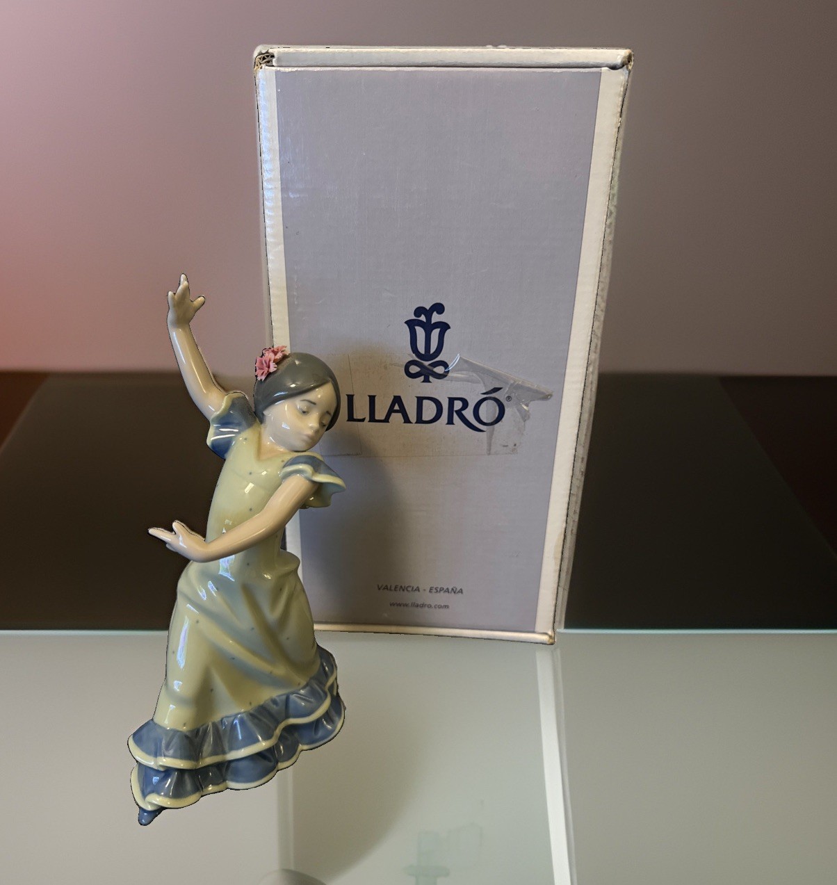 Lladro Figurine Lolita Bailaorita Brazos Arriba #010.05192 Retired, Mint W/Box. Lladro Figurine Lolita Bailaorita Brazos Arriba #010.05192 Retired, Mint W/Box.
