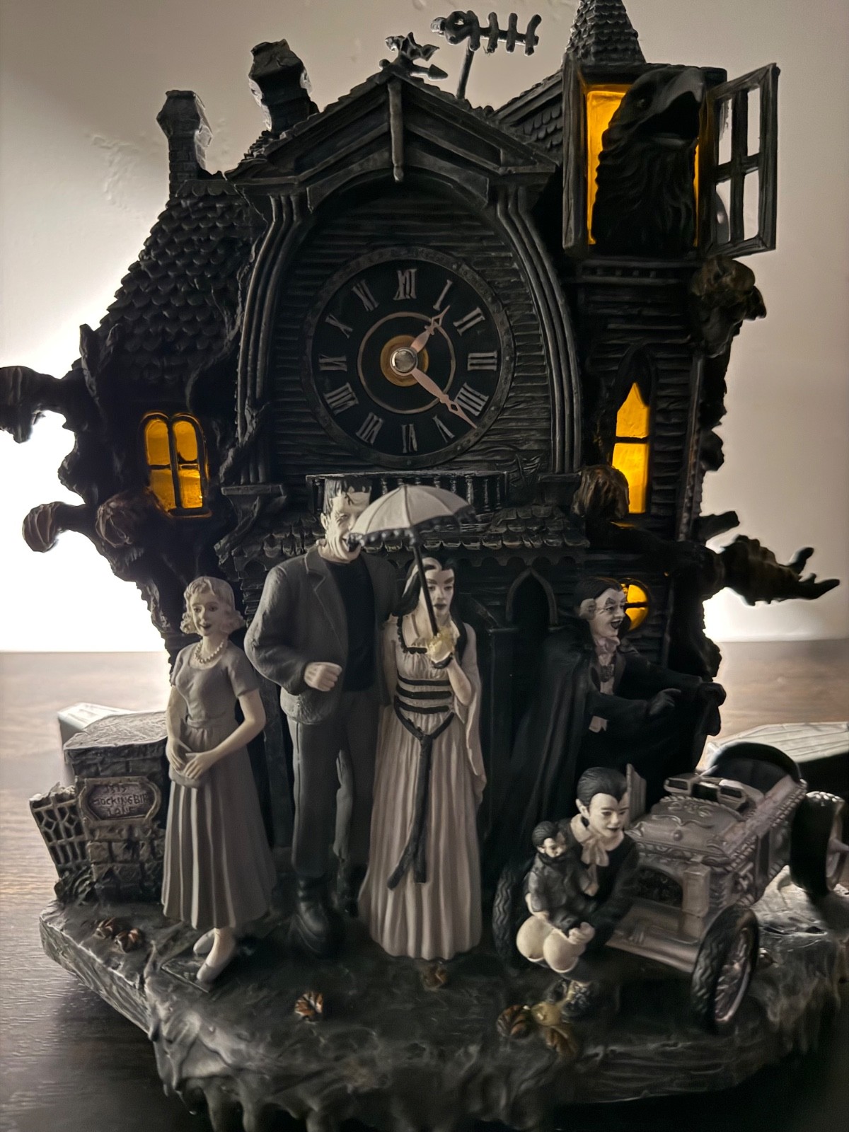 The Munsters Cuckoo Clock Bradford Exchange Limited Edition FULLY WORKING