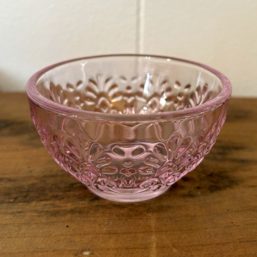 Pink Pressed Glass Floral Pattern Round Bowl Pink Pressed Glass Floral Pattern Round Bowl