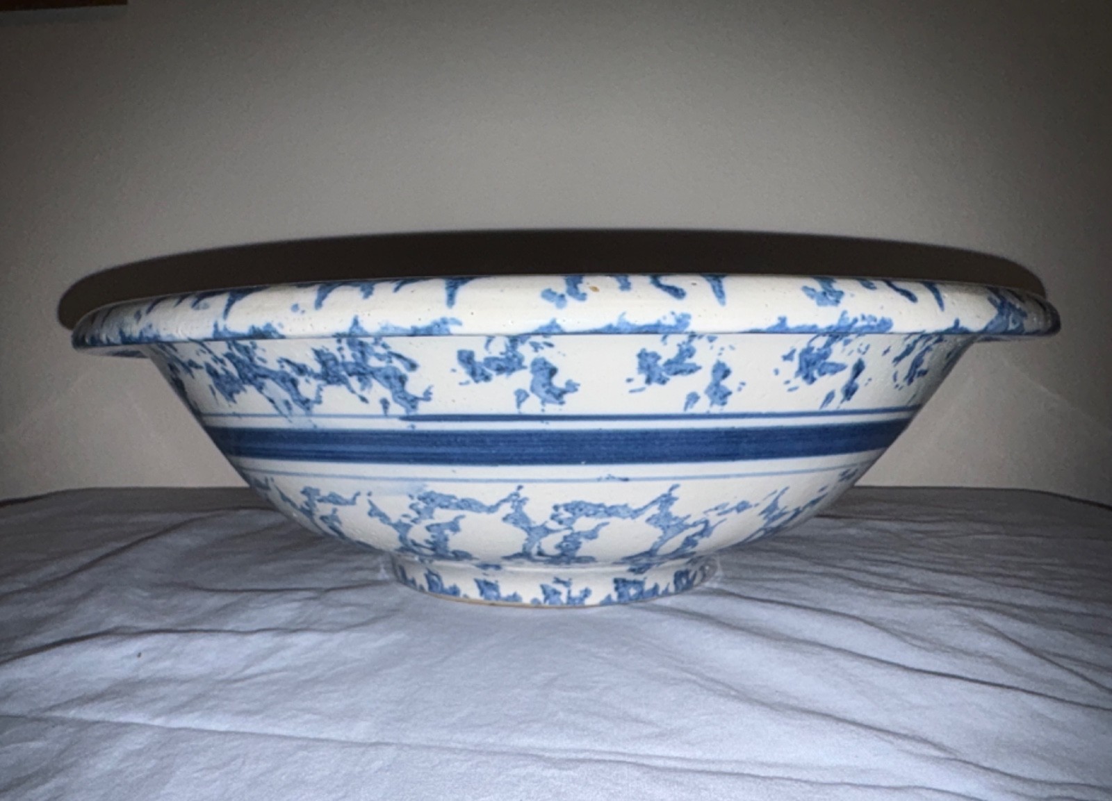 Antique 19th / Early 20th Century Blue & White Spongeware Stoneware Wash Basin