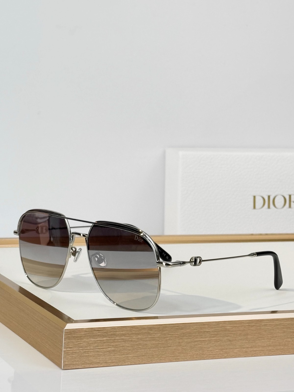 Dior Petit CD A1U Silver Metal Aviator Sunglasses Brown Gradient Lenses Dior Petit CD A1U Silver Metal Aviator Sunglasses Brown Gradient Lenses