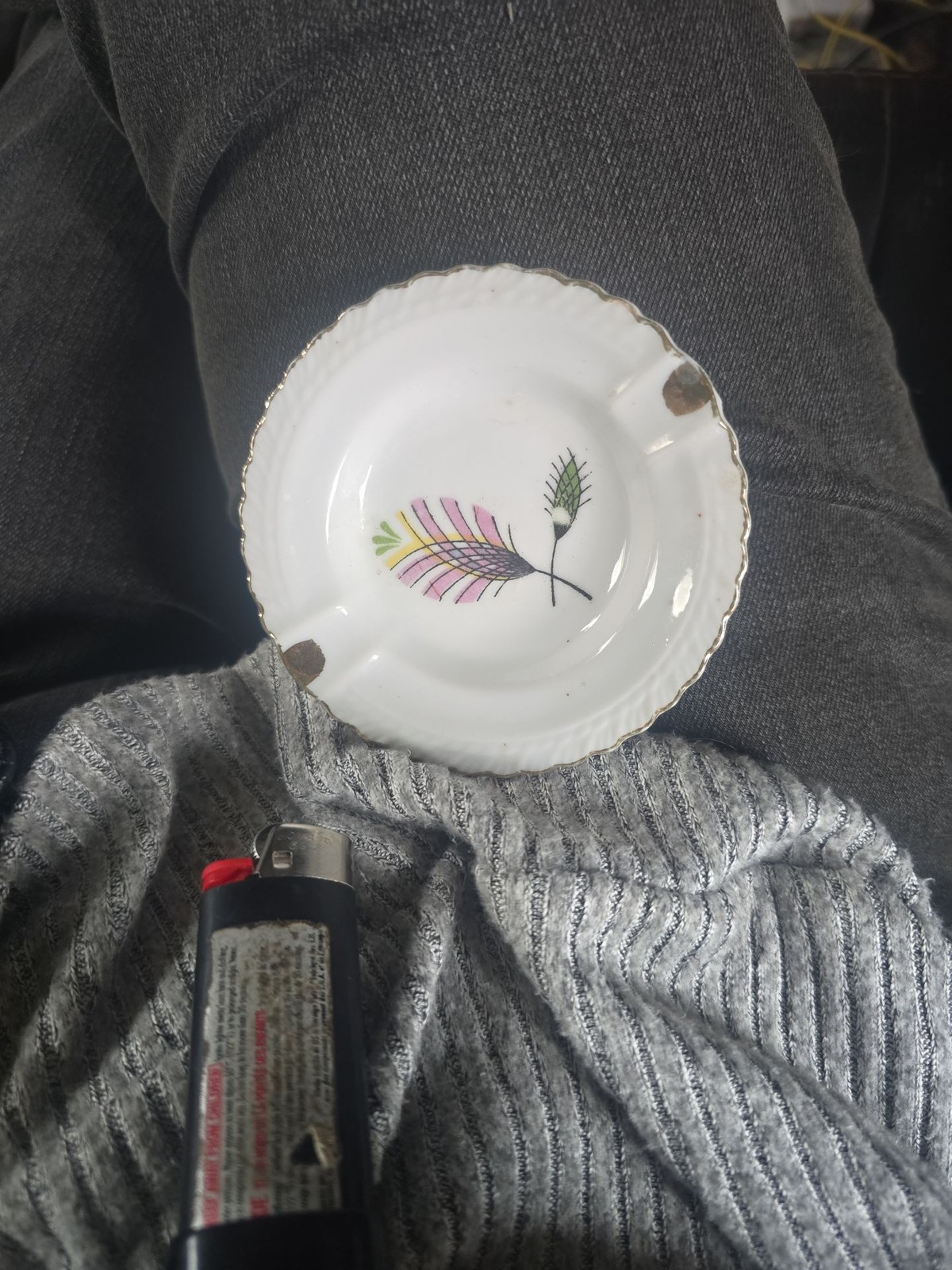 Vintage Mid-Century Scalloped Porcelain Ashtray with Abstract Feather Motif Vintage Mid-Century Scalloped Porcelain Ashtray with Abstract Feather Motif