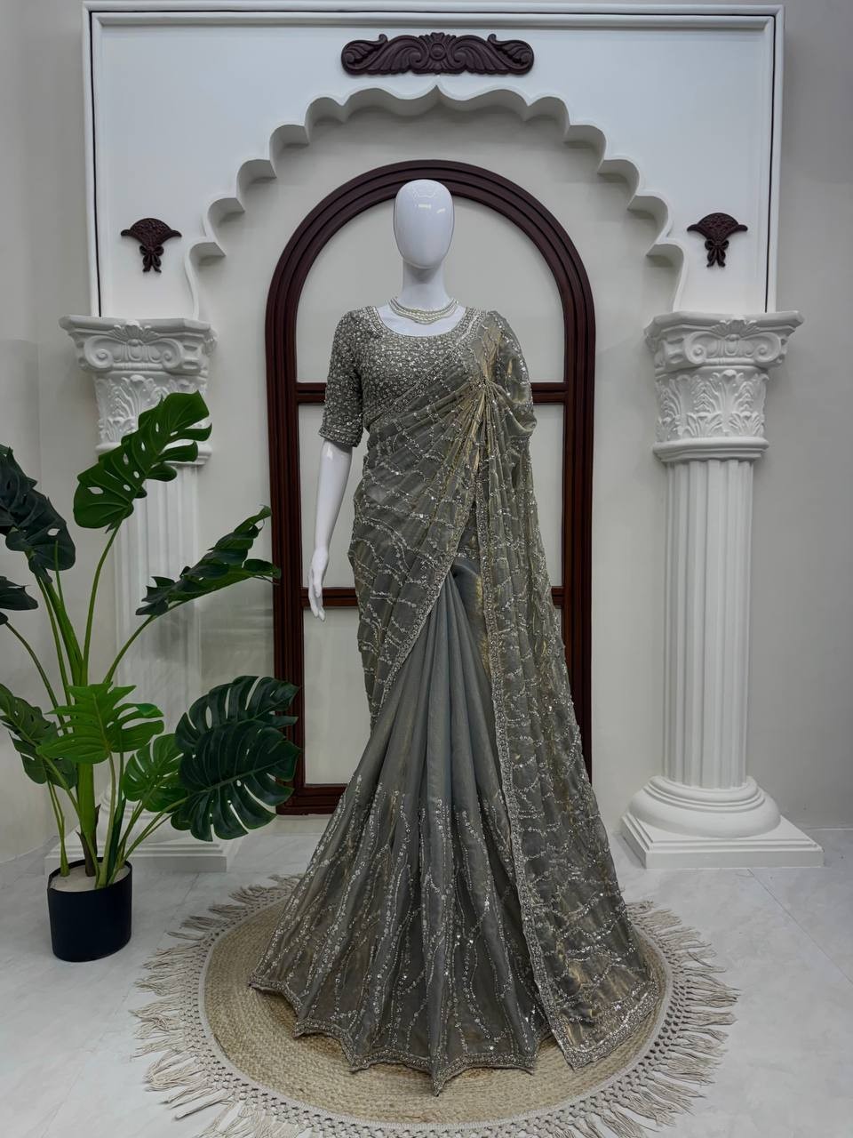 Exclusive Designer Silk Saree With UN stitch Blouse For Wedding & Party Wear Exclusive Designer Silk Saree With UN stitch Blouse For Wedding & Party Wear