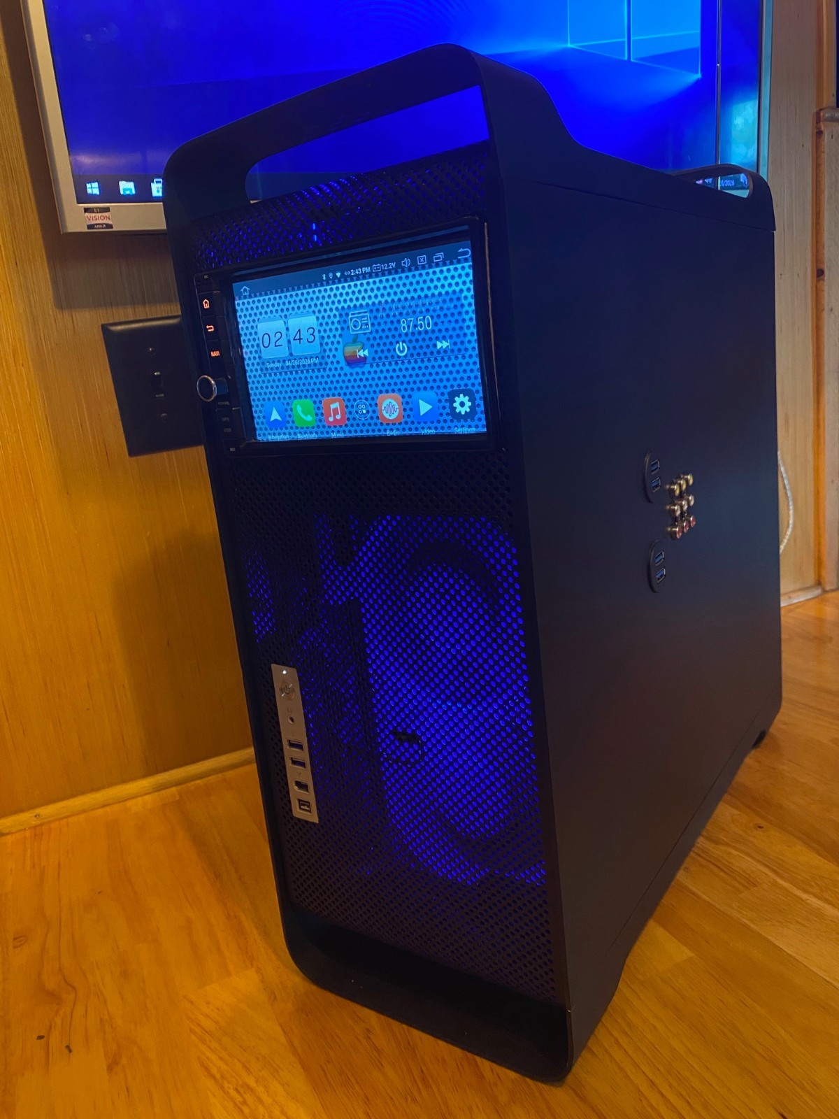 Custom Apple Mac Pro 3, 1 Built in 7\ Custom Apple Mac Pro 3, 1 Built in 7\