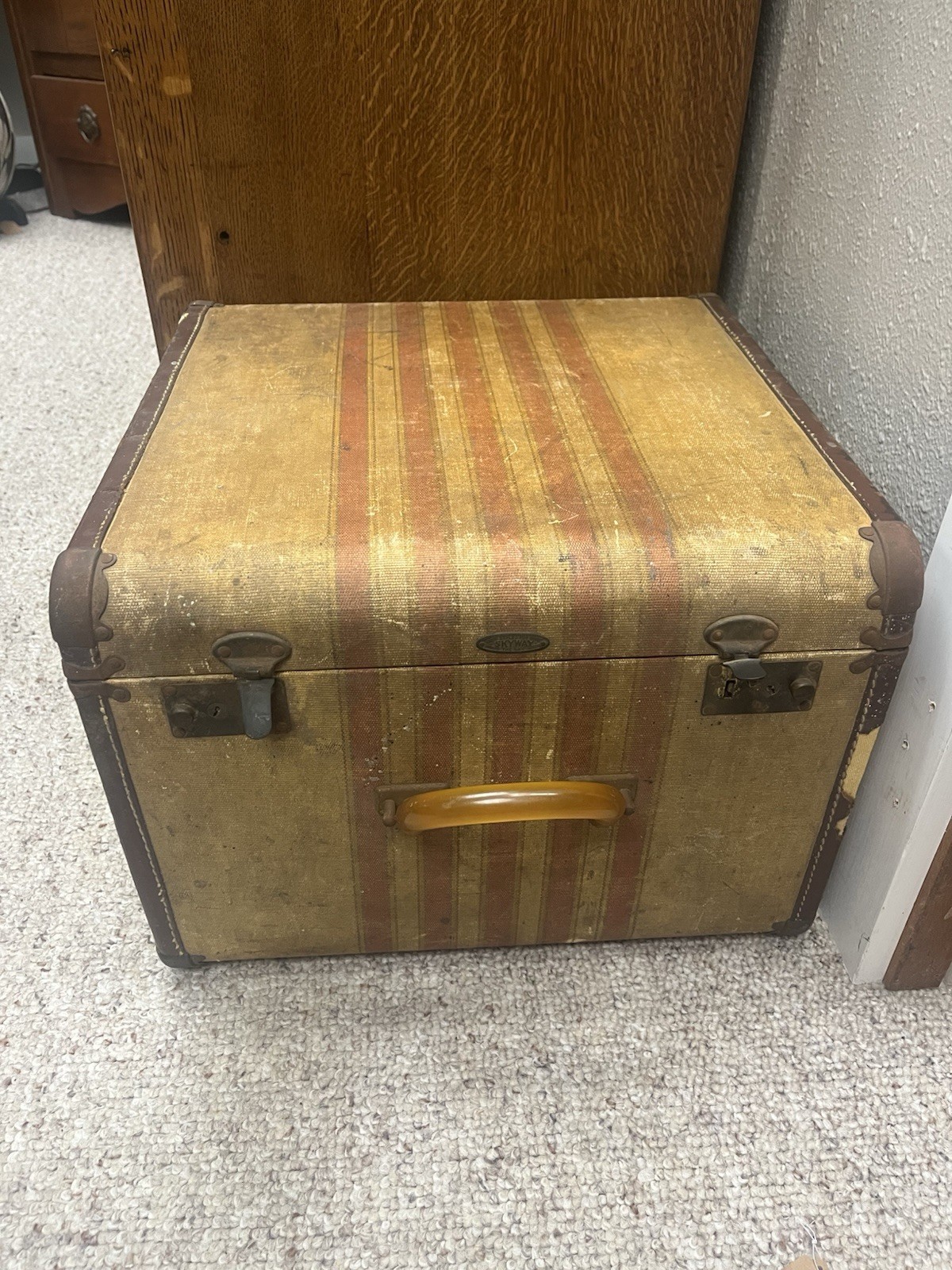 VINTAGE Rare Size Luggage Train Suitcase Striped STUNNING Sweet Satin Lining VINTAGE Rare Size Luggage Train Suitcase Striped STUNNING Sweet Satin Lining