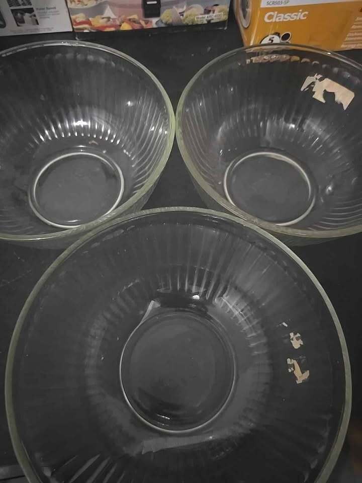 Vintage PYREX Clear Ribbed Nesting Mixing Bowls – Set of 3 Vintage PYREX Clear Ribbed Nesting Mixing Bowls – Set of 3