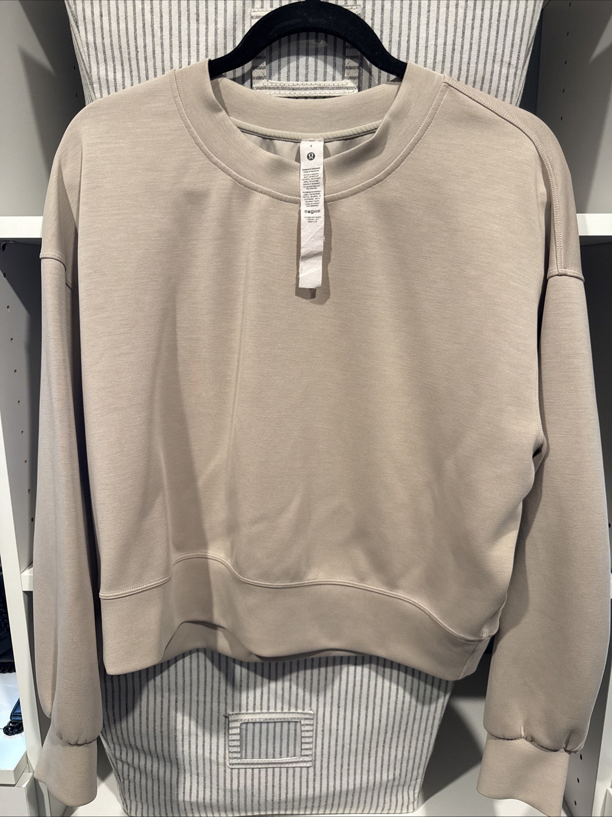 Lululemon Softstreme Crewneck Pullover Sweatshirt Women\'s Lululemon Softstreme Crewneck Pullover Sweatshirt Women\'s