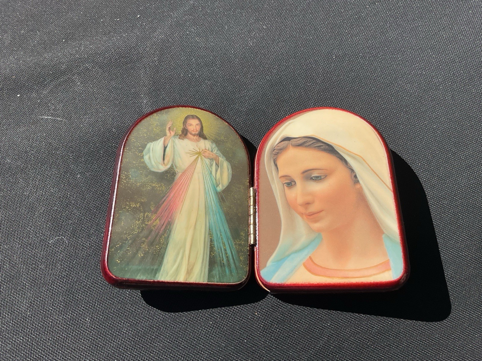 Vintage Religious Hinged Small Double Plaque Jesus & Mary MEDJUGORIE Vintage Religious Hinged Small Double Plaque Jesus & Mary MEDJUGORIE