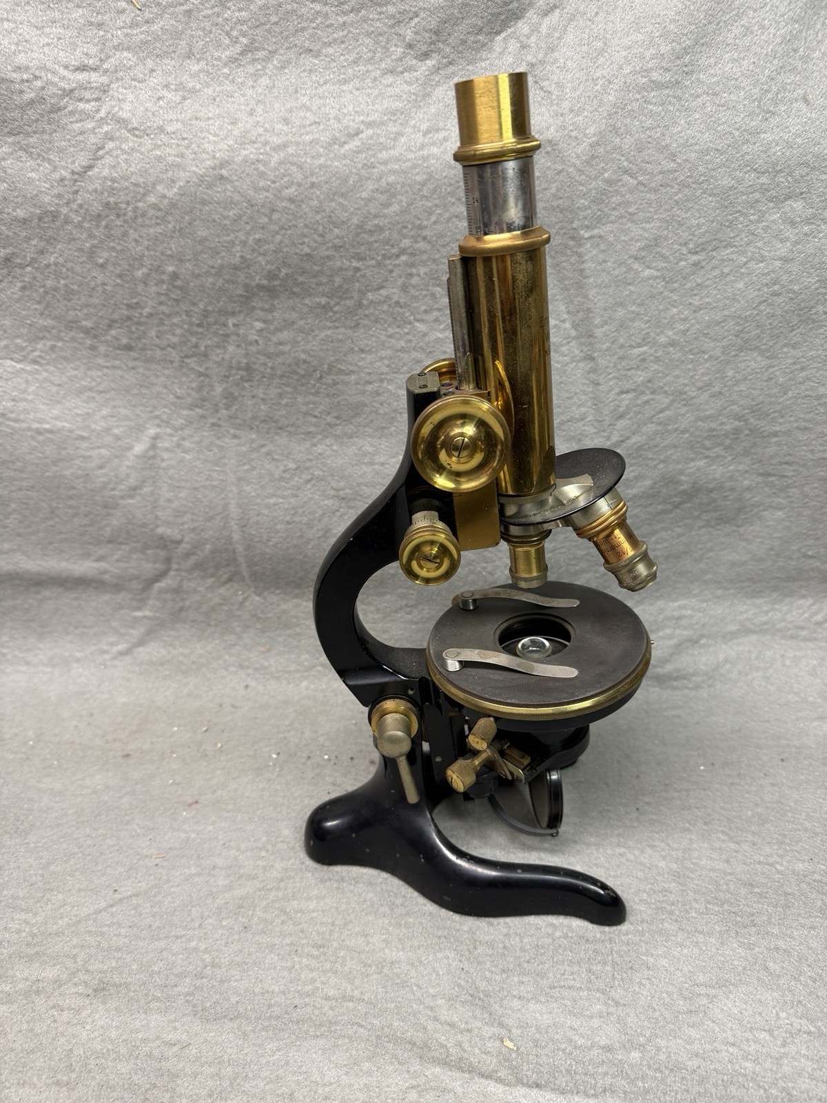 ANTIQUE 1923-24 ERNST LEITZ WETZLAR CAST IRON & BRASS MICROSCOPE NO. 205403 ANTIQUE 1923-24 ERNST LEITZ WETZLAR CAST IRON & BRASS MICROSCOPE NO. 205403