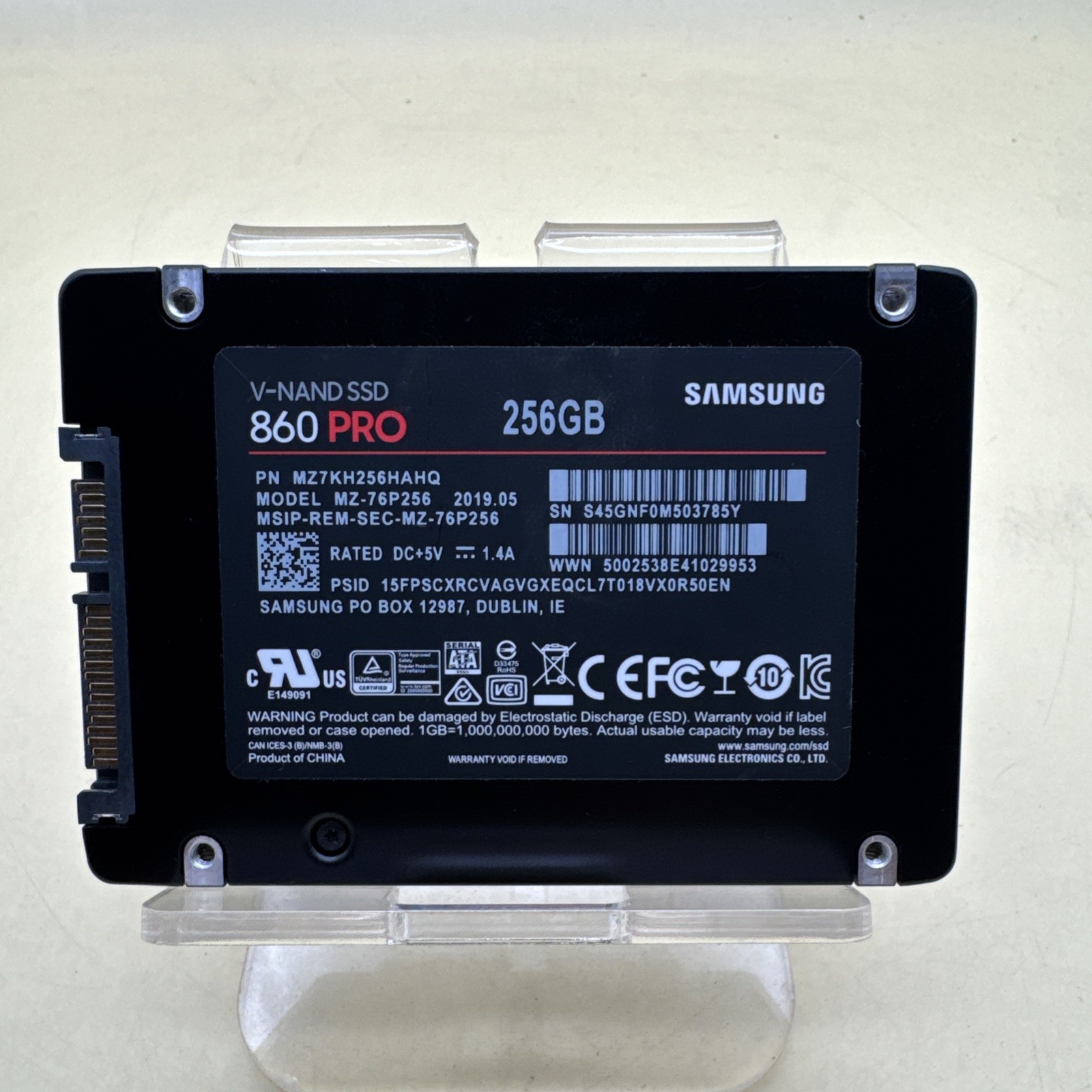 Samsung 860 Pro 256GB V-NAND SATA Solid State Drive SSD MZ-76P256 MZ7KH256HAHQ Samsung 860 Pro 256GB V-NAND SATA Solid State Drive SSD MZ-76P256 MZ7KH256HAHQ
